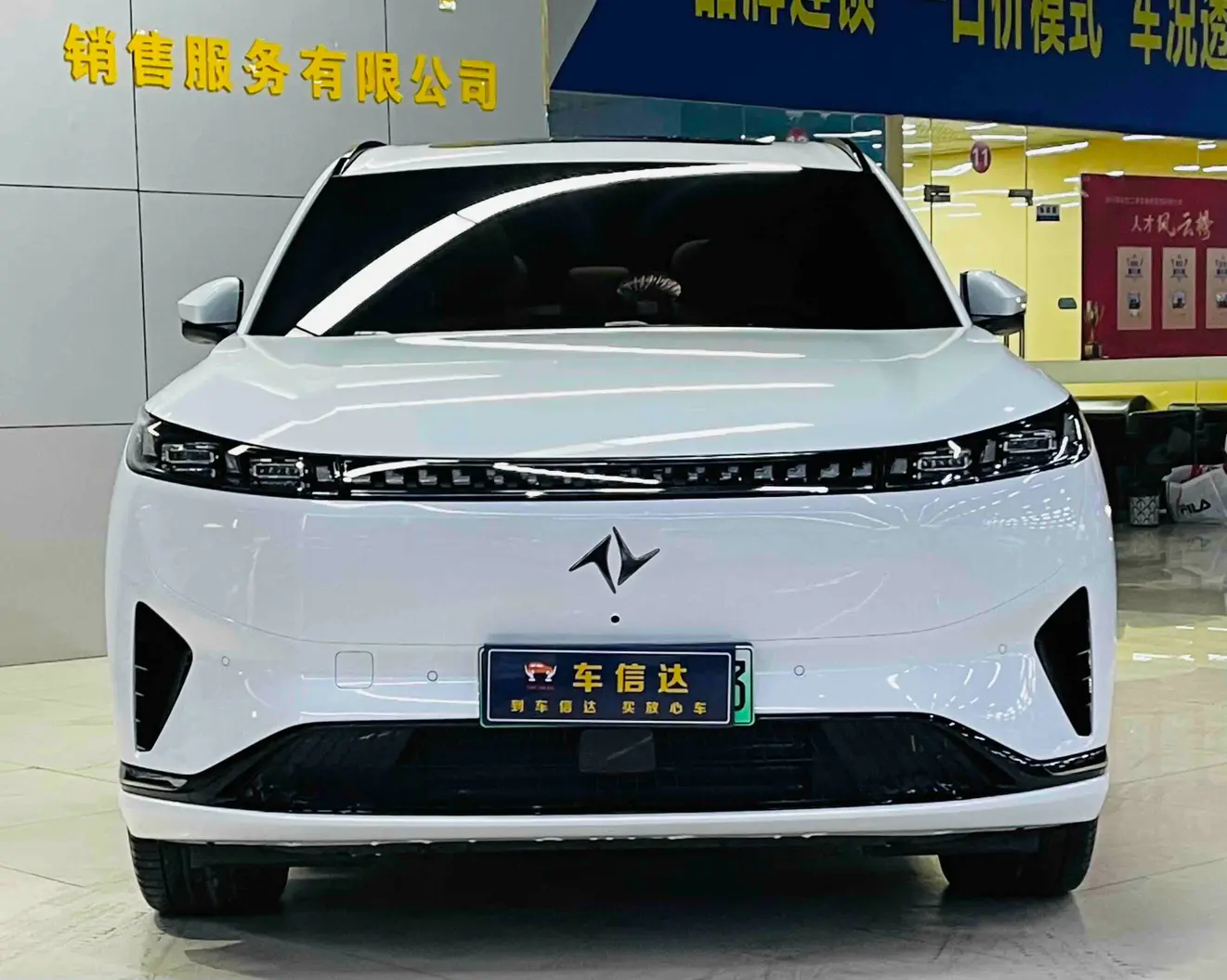 Dongfeng Eπ008  из Китая