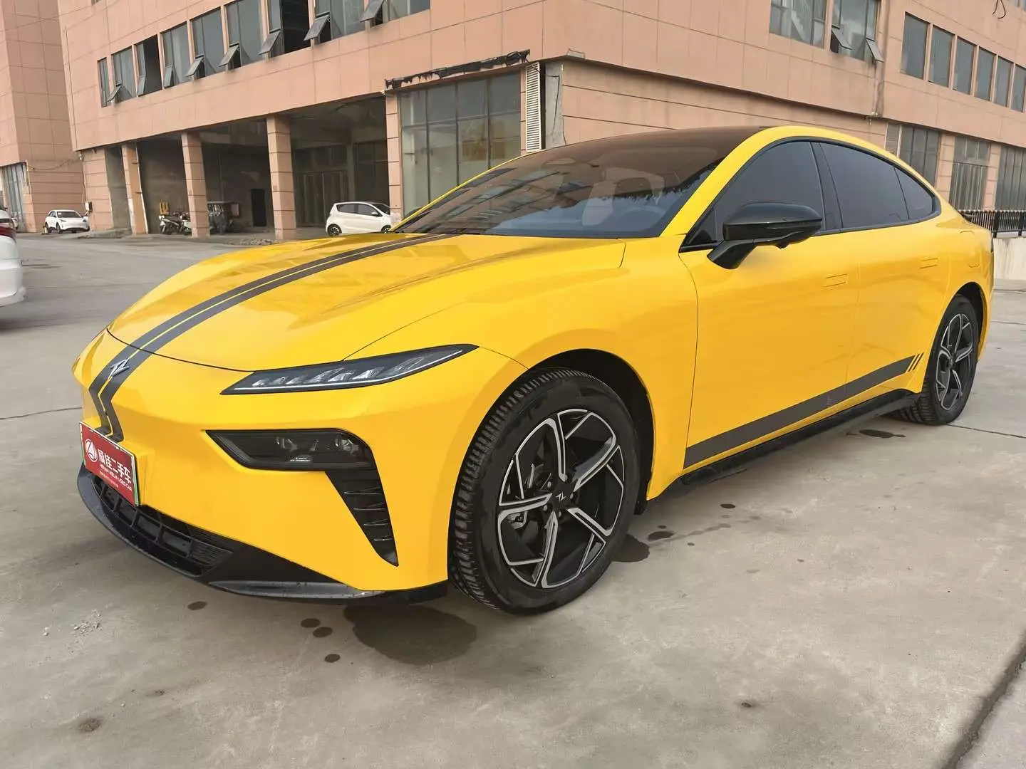 Dongfeng Eπ007  из Китая