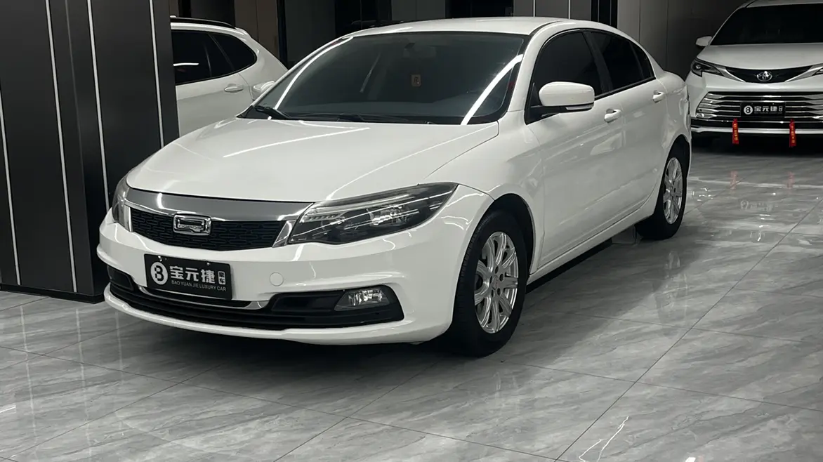 Qoros 3  из Китая