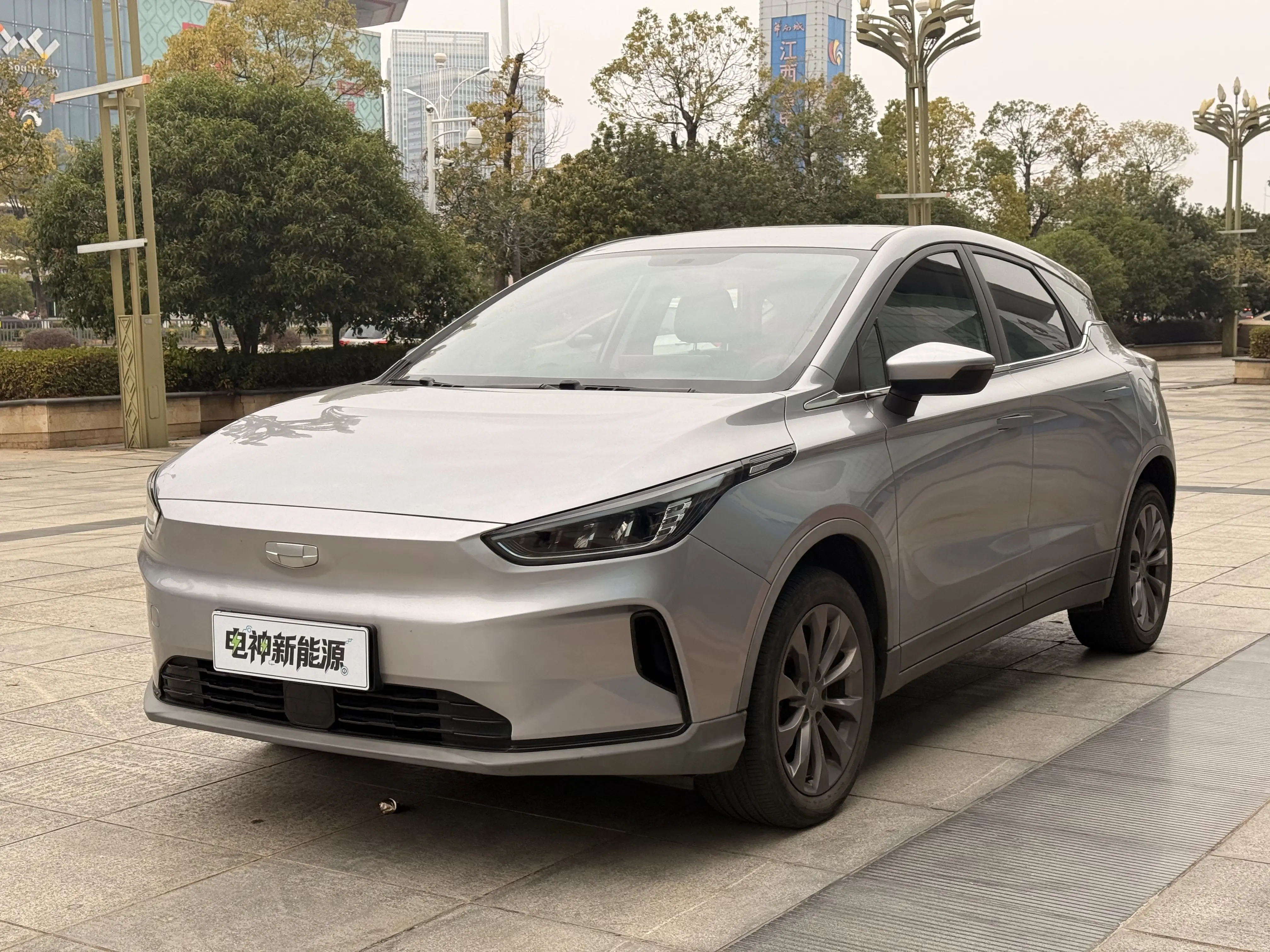 Geely Geometry C  из Китая