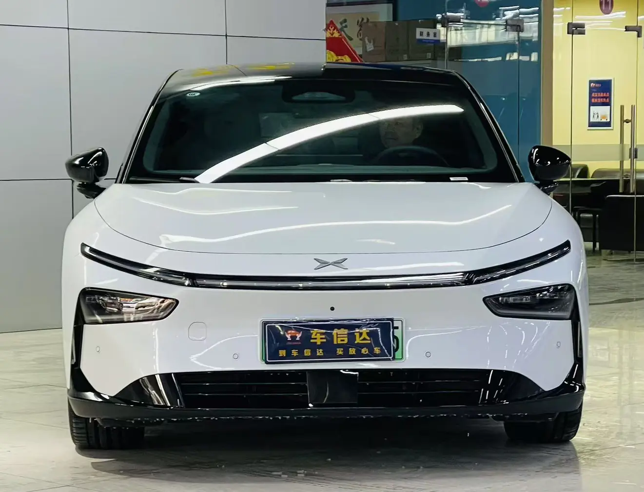 Xpeng P7+  из Китая