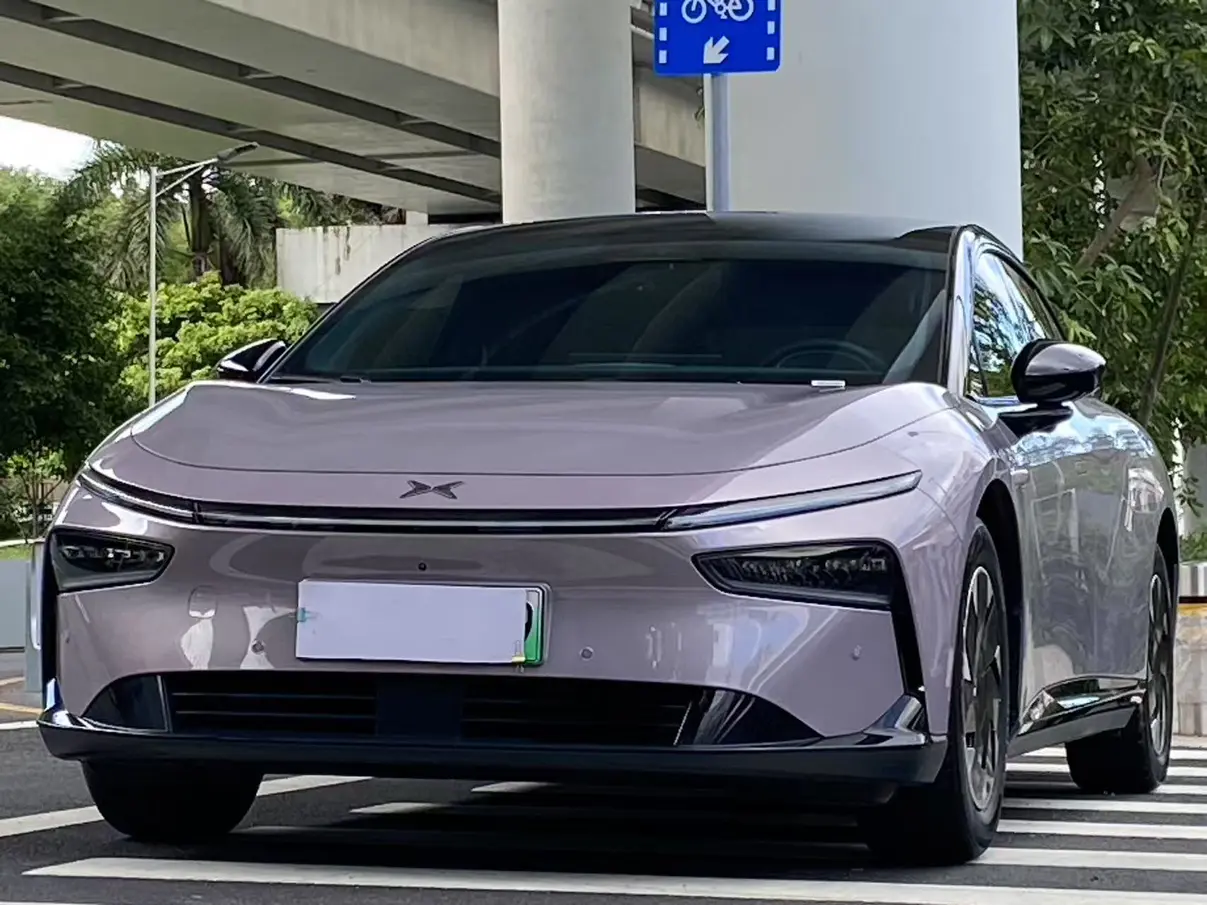 Xpeng P7+  из Китая