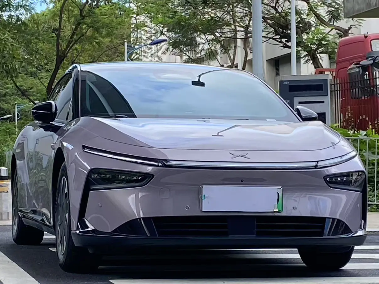 Xpeng P7+  из Китая