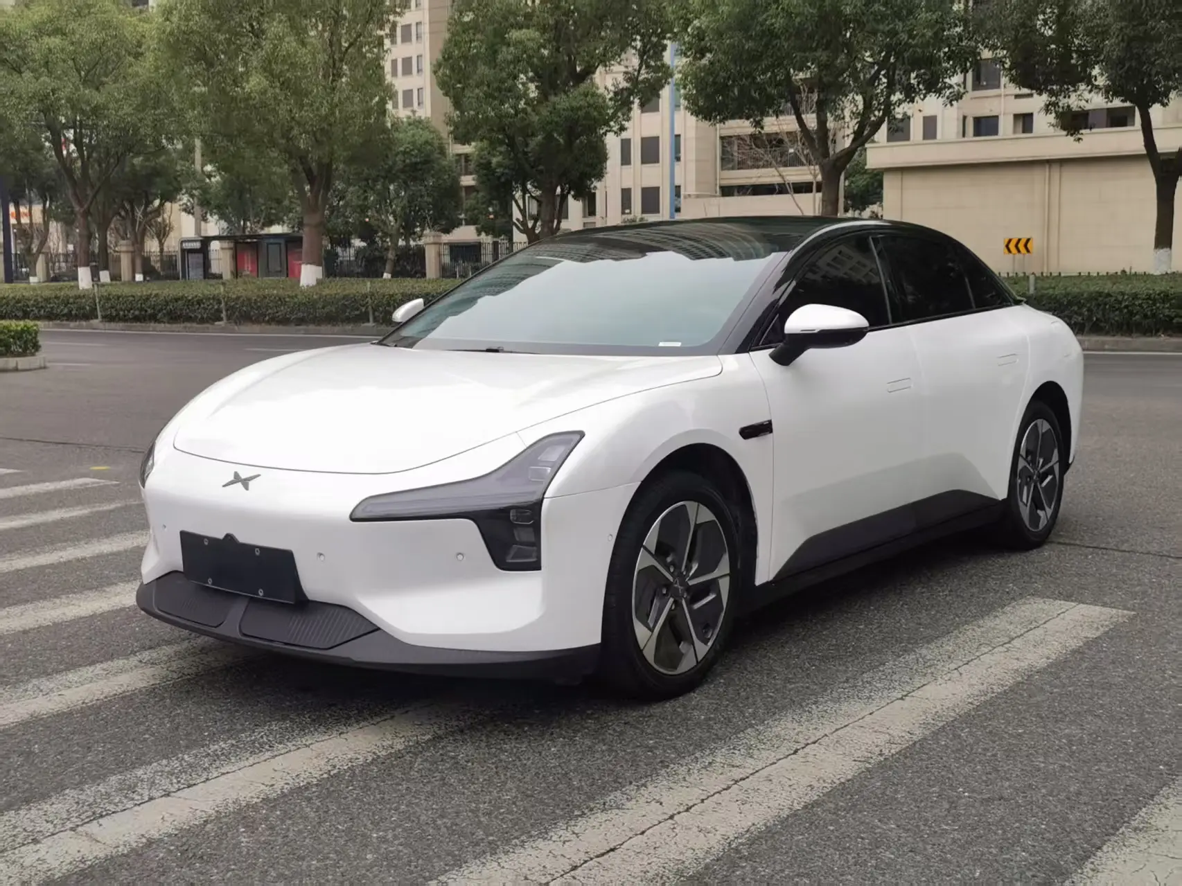 Xpeng Xiaopeng MONA M03  из Китая