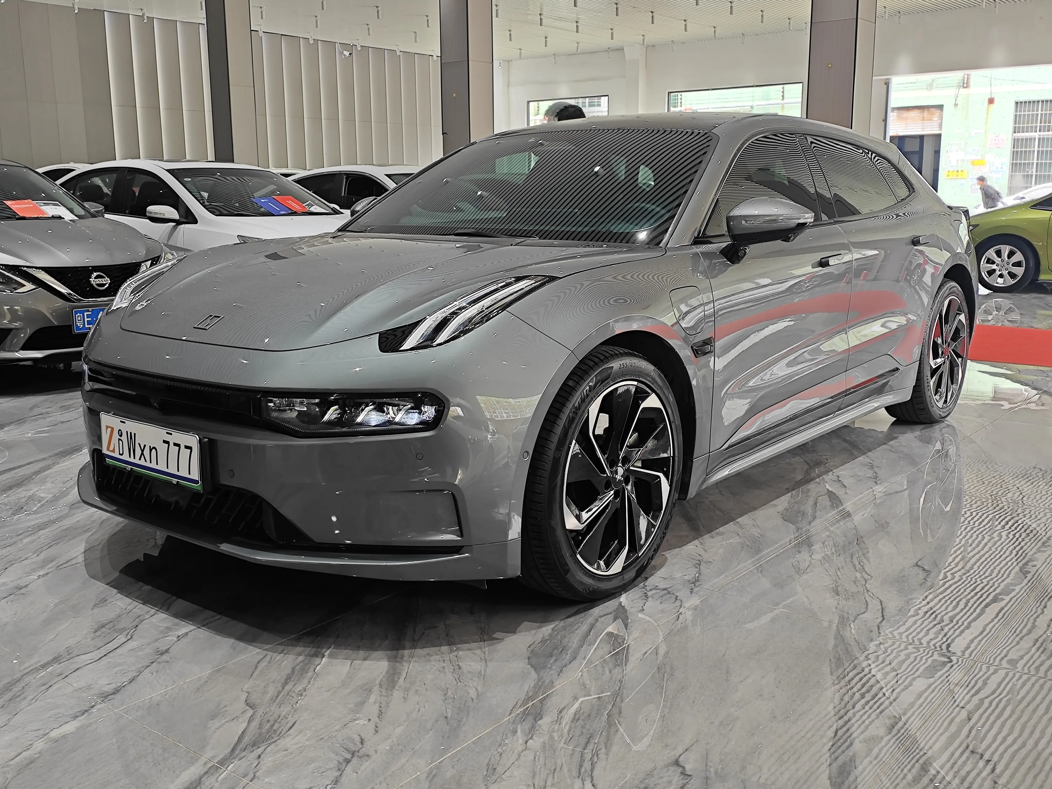 ZEEKR 001  из Китая