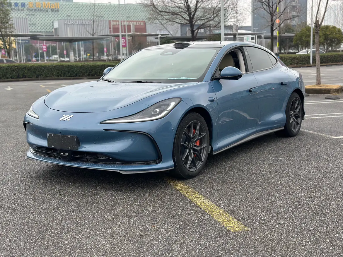 Zhiji L6  из Китая