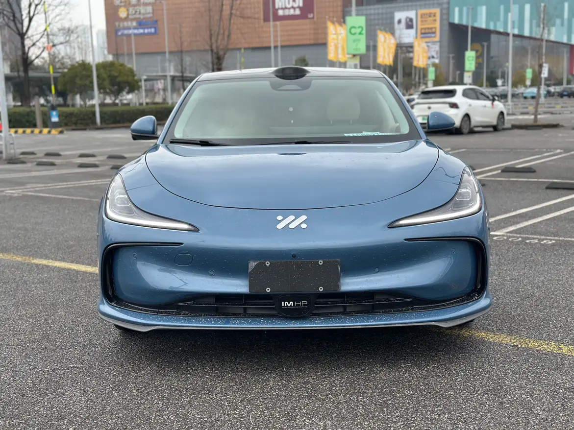 Zhiji L6  из Китая