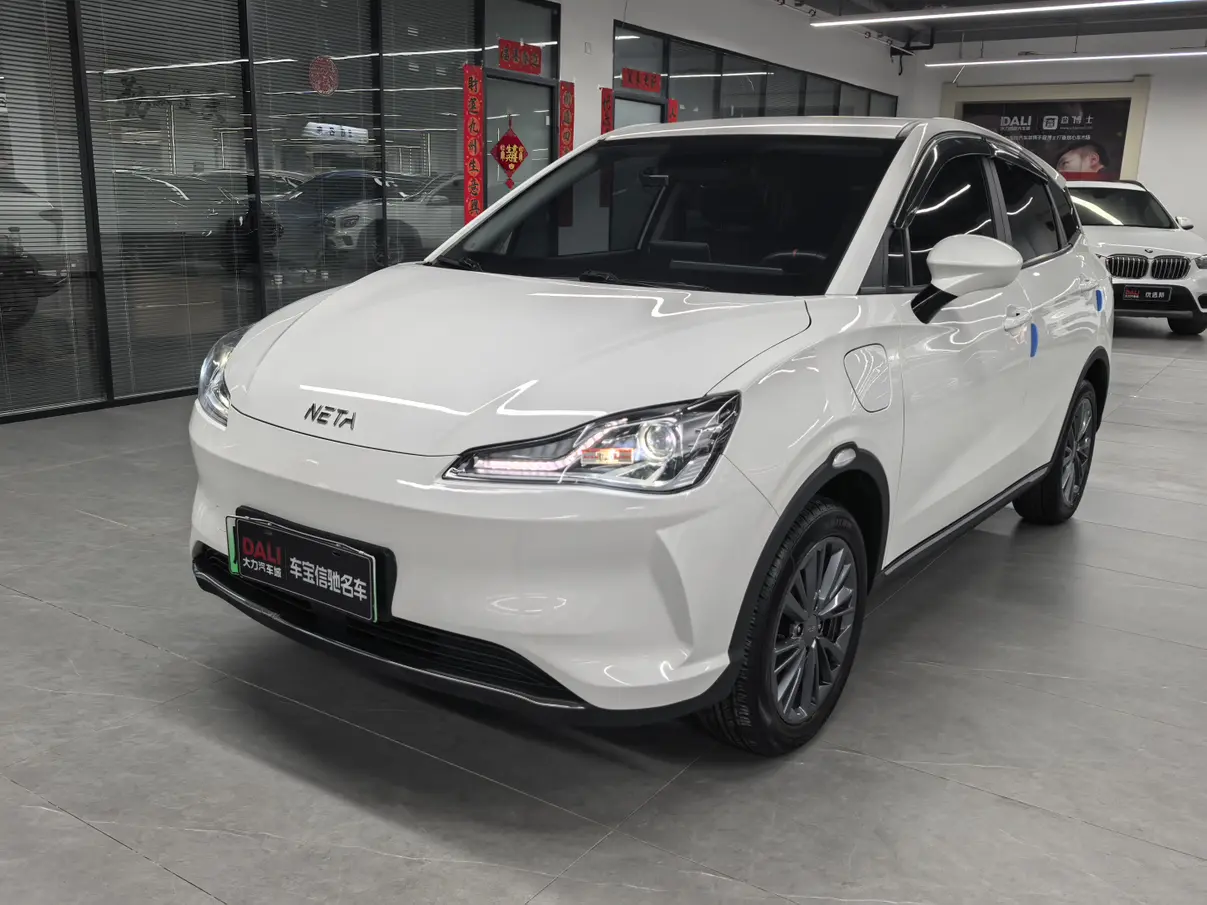 NETA Nezha V  из Китая