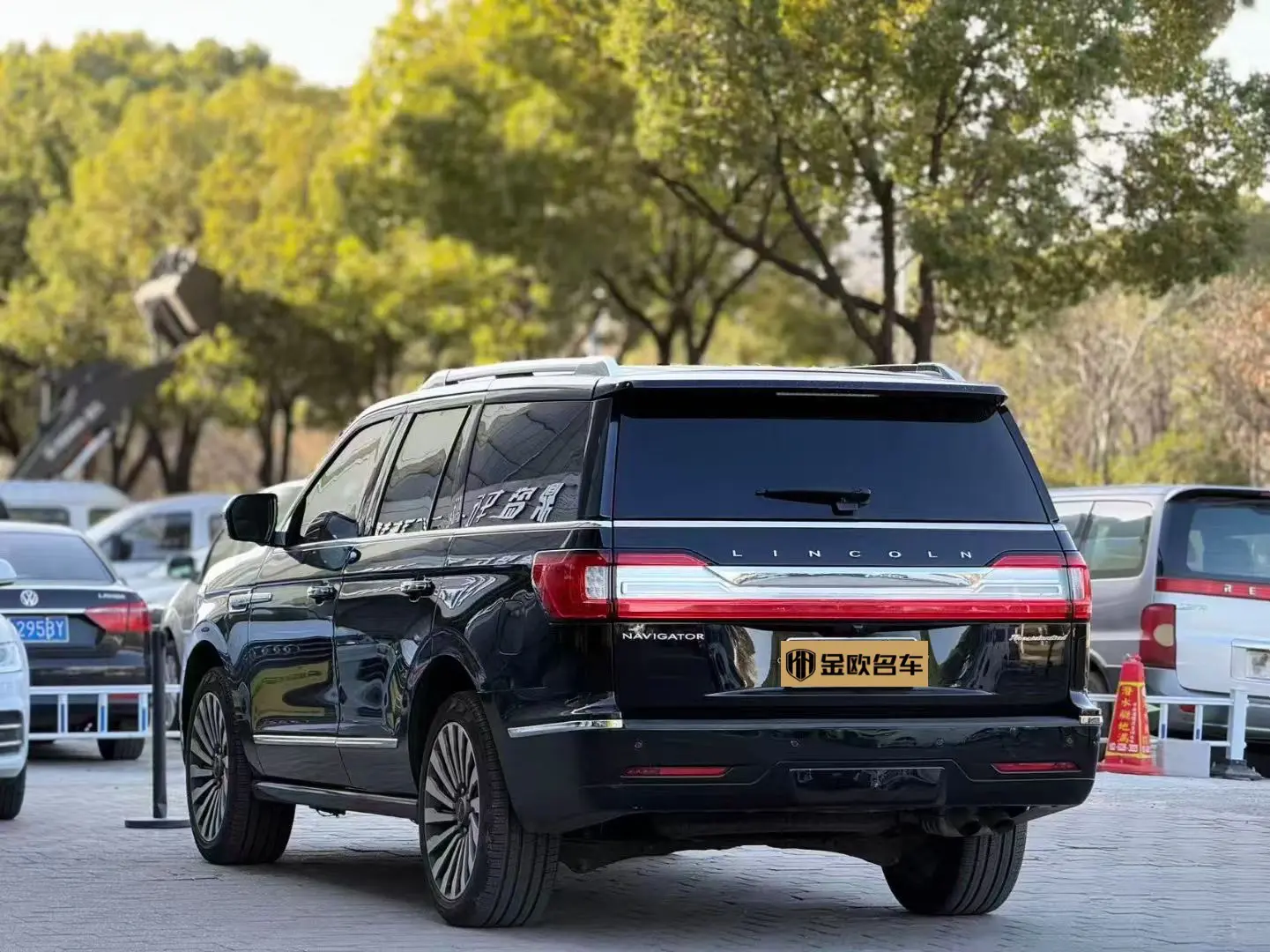 Lincoln Pilot  из Китая