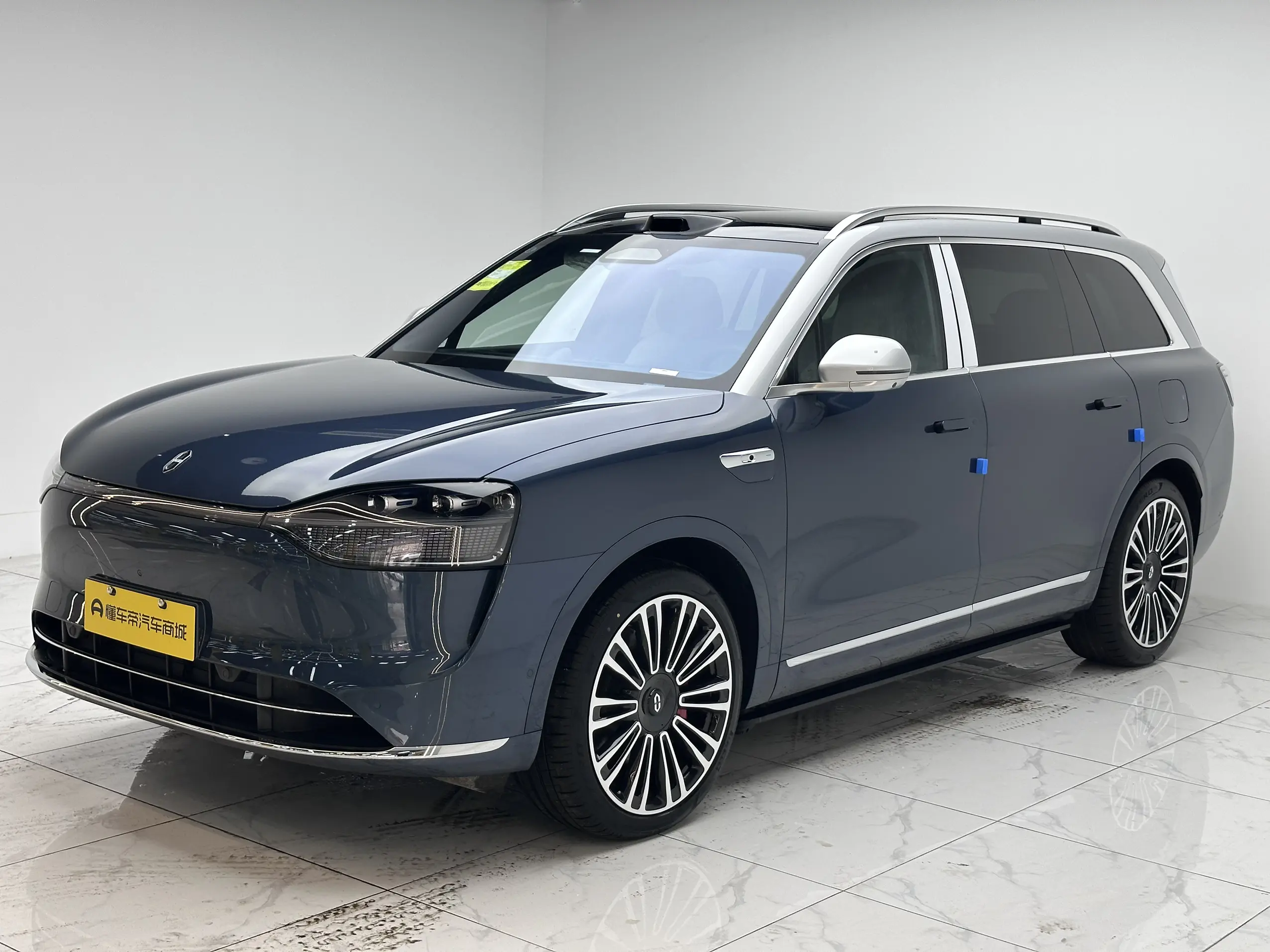 AITO M9 (Wenjie M9)  из Китая