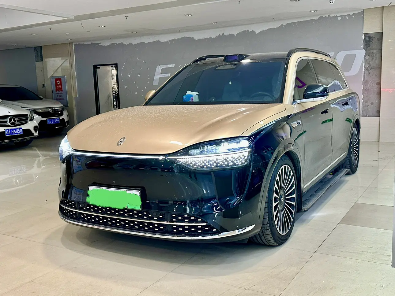 AITO M9 (Wenjie M9)  из Китая