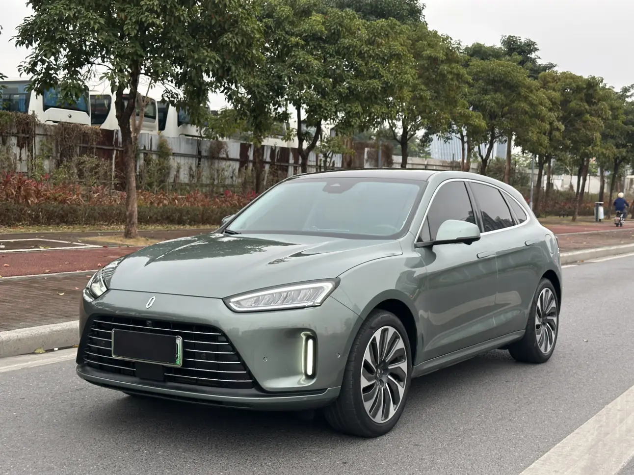 AITO M5 (Wenjie M5)  из Китая