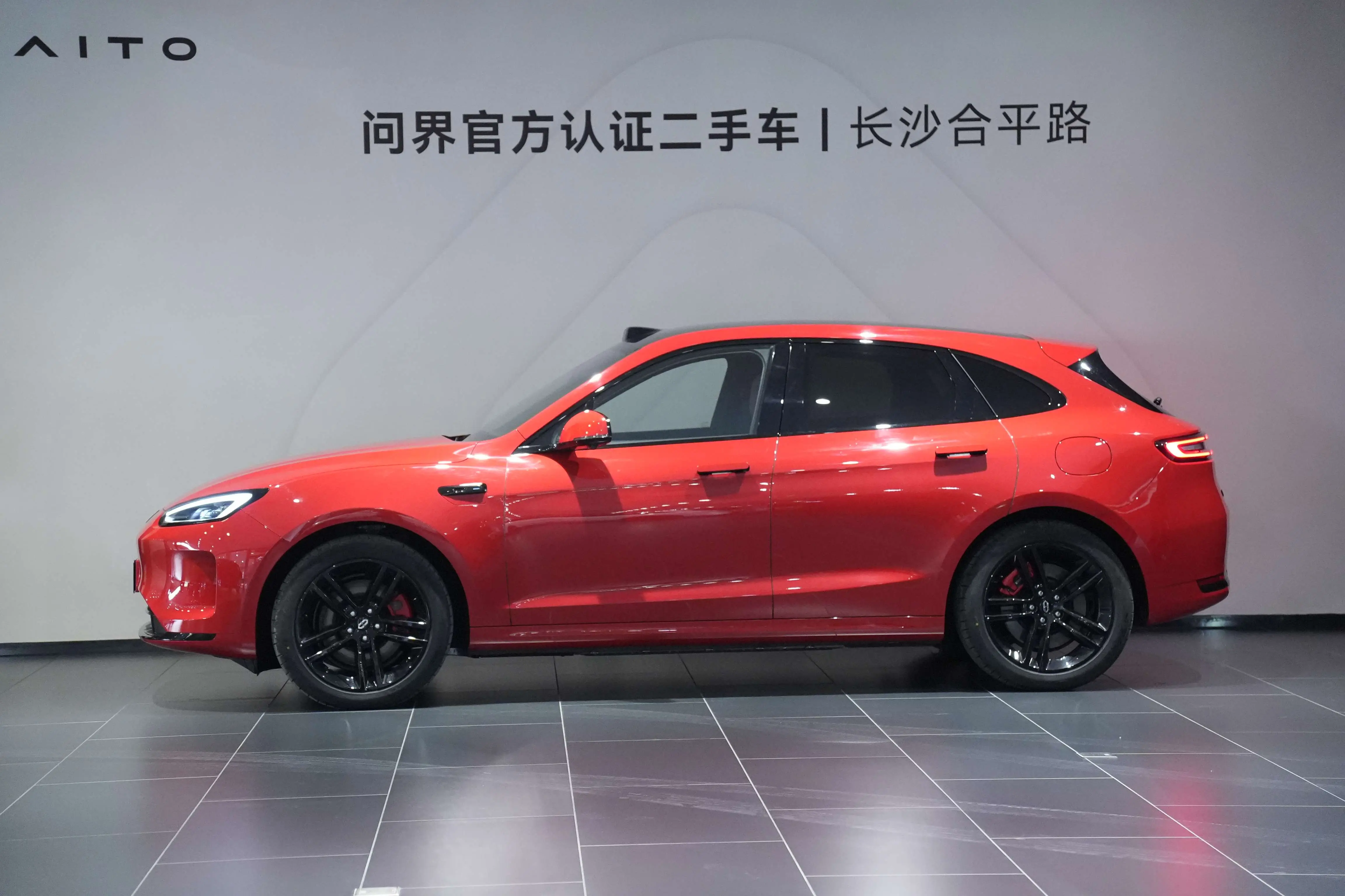 AITO M5 (Wenjie M5)  из Китая