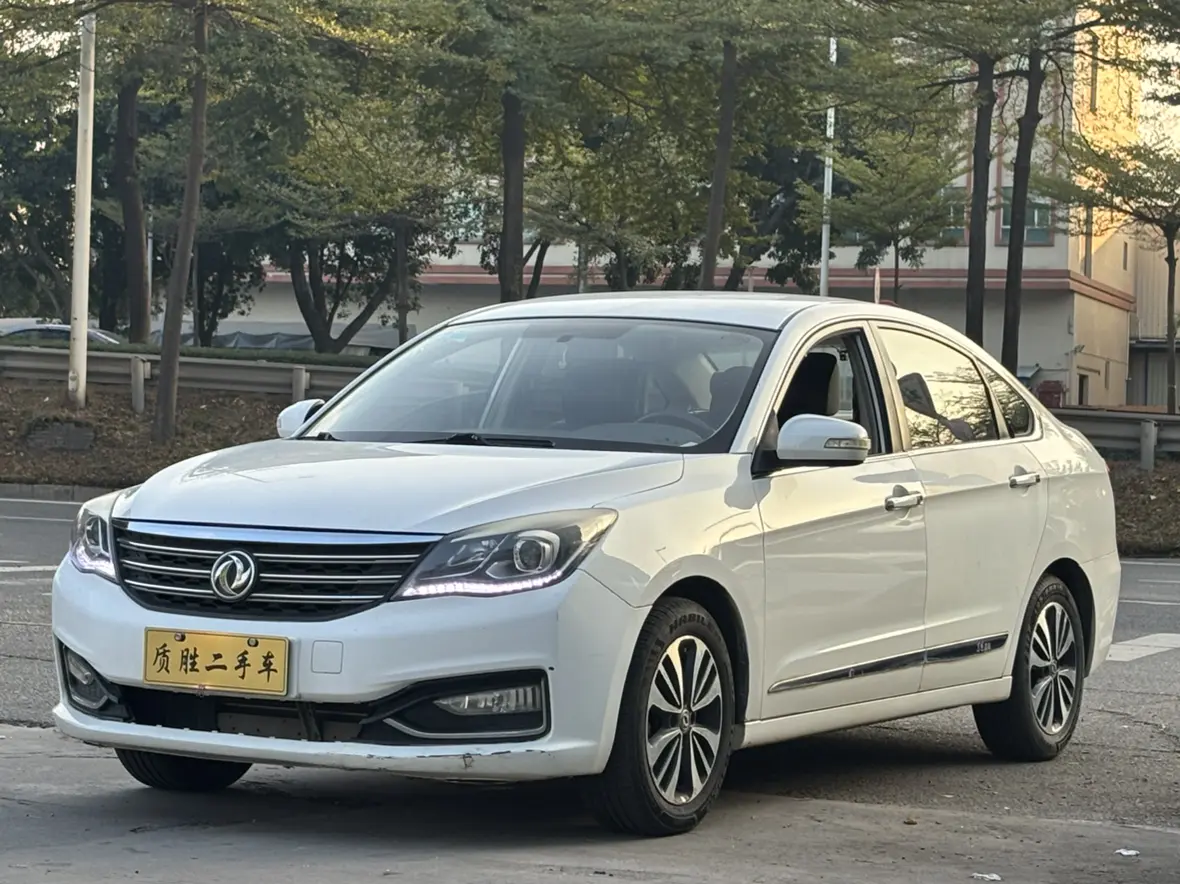 Dongfeng Fengshen A60  из Китая