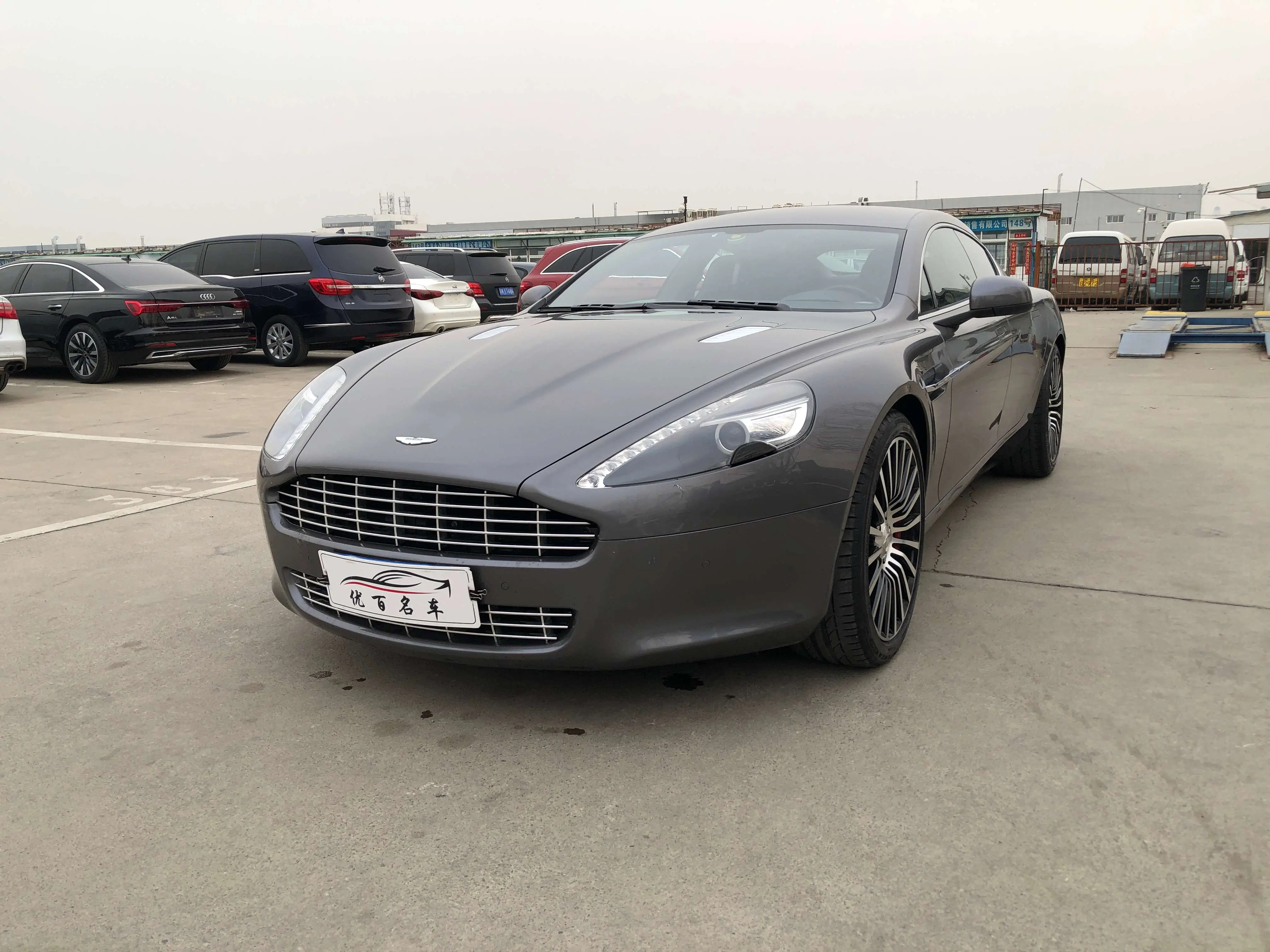 Aston Martin Rapide  из Китая