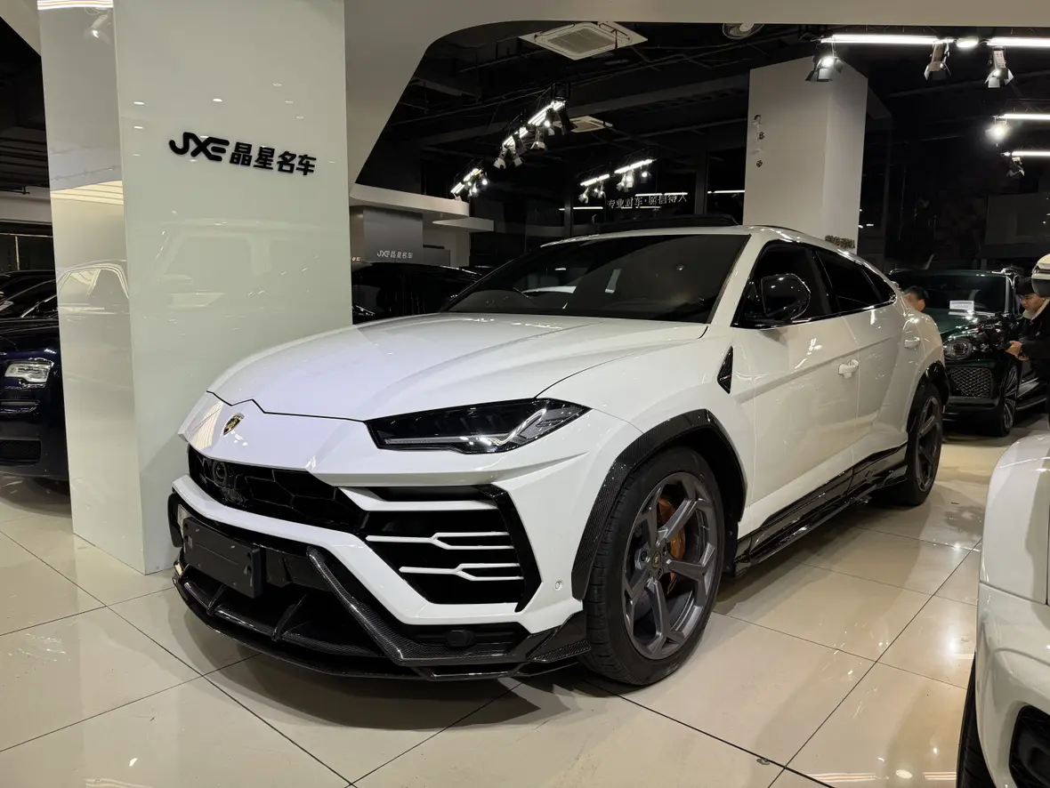 Lamborghini Urus  из Китая