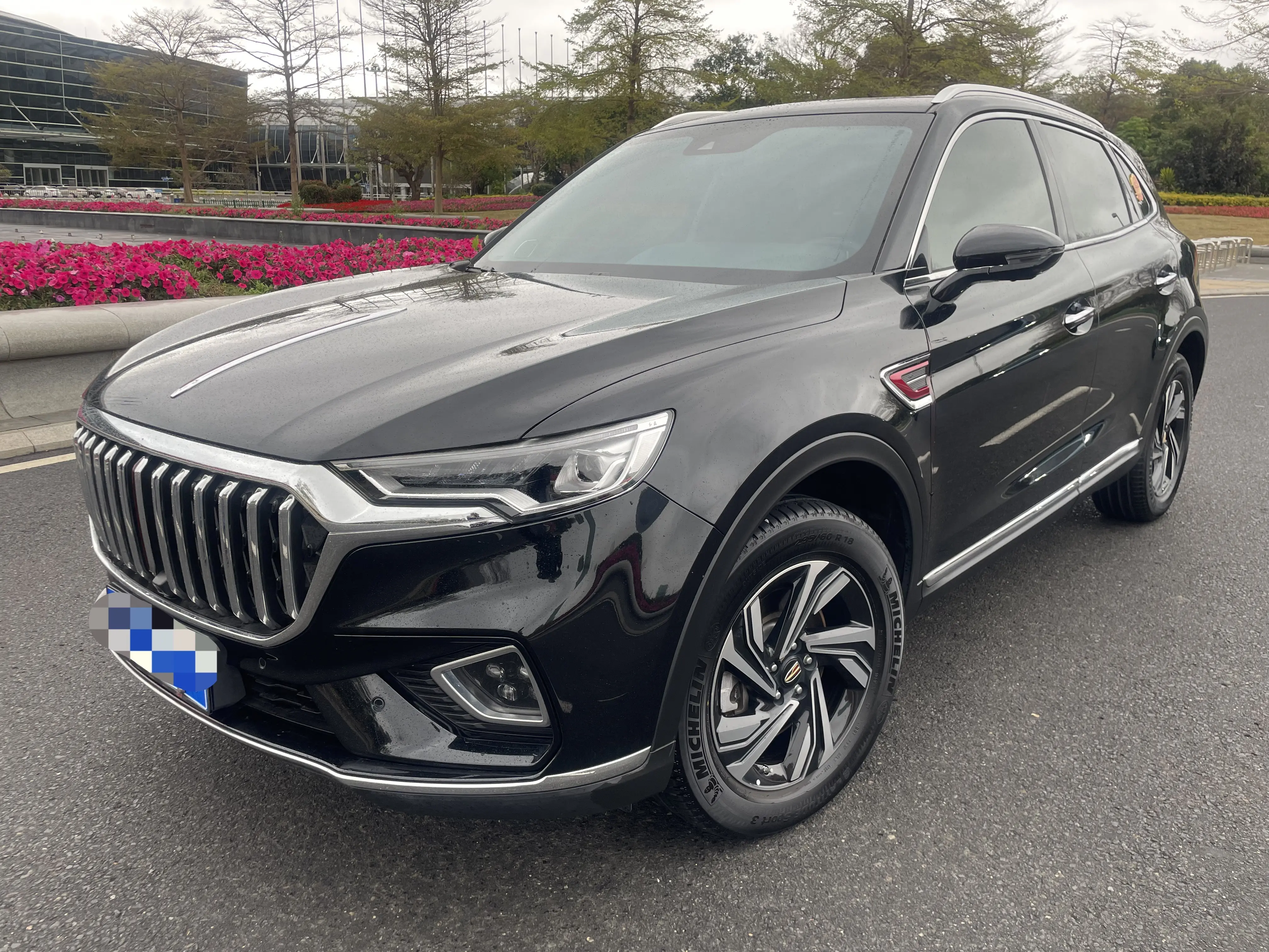 Hongqi HS5  из Китая