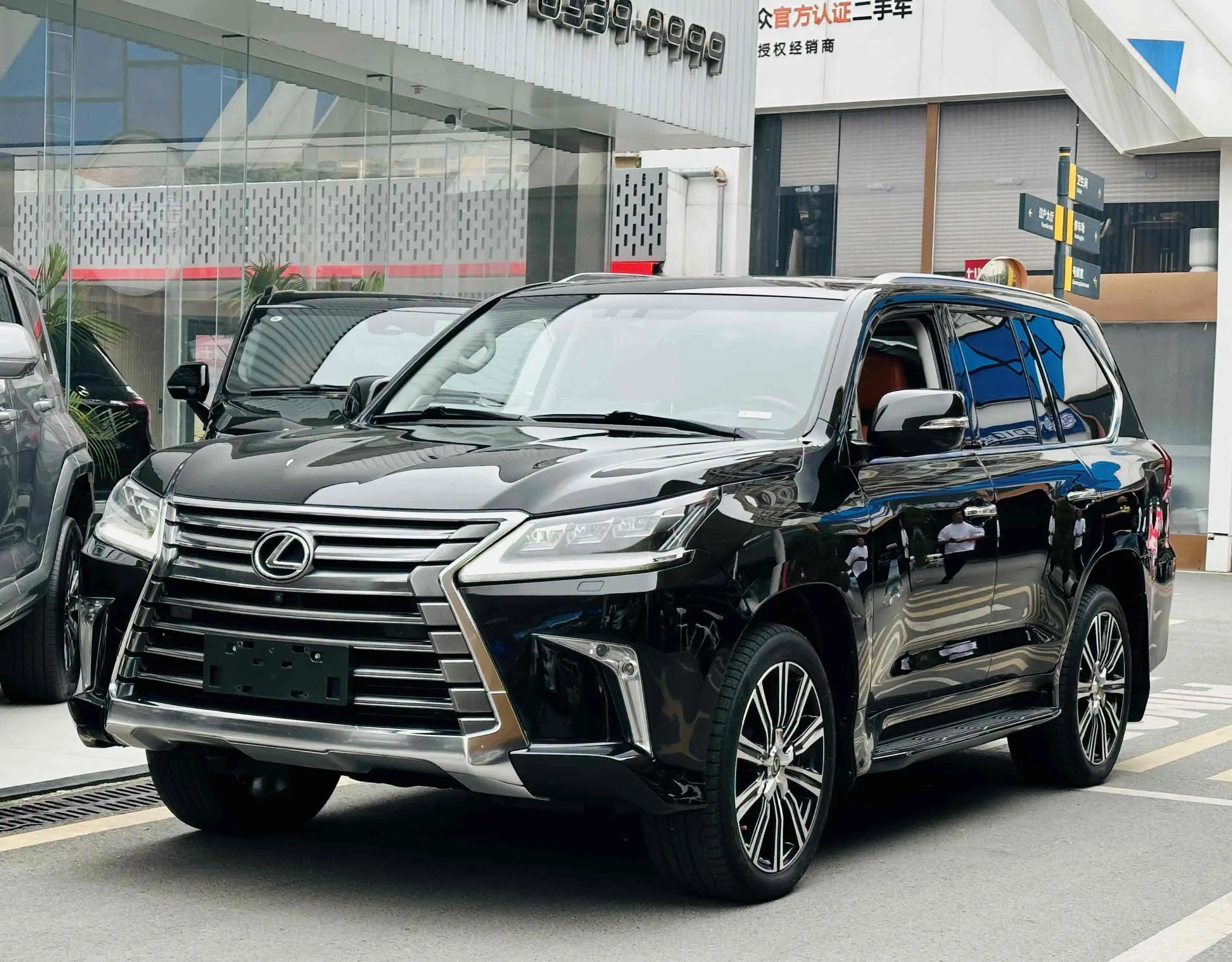 Lexus LX  из Китая