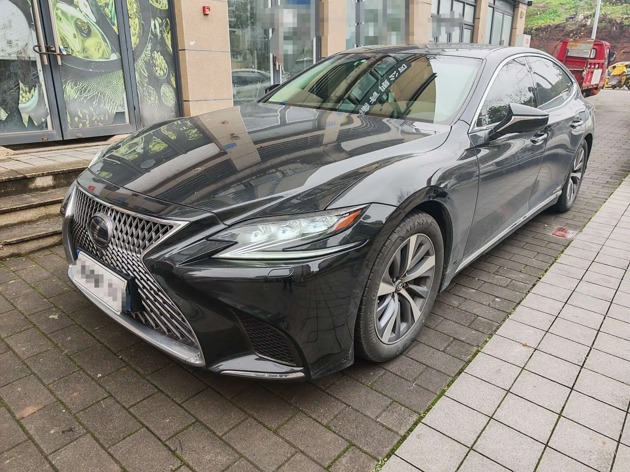 Lexus LS  из Китая