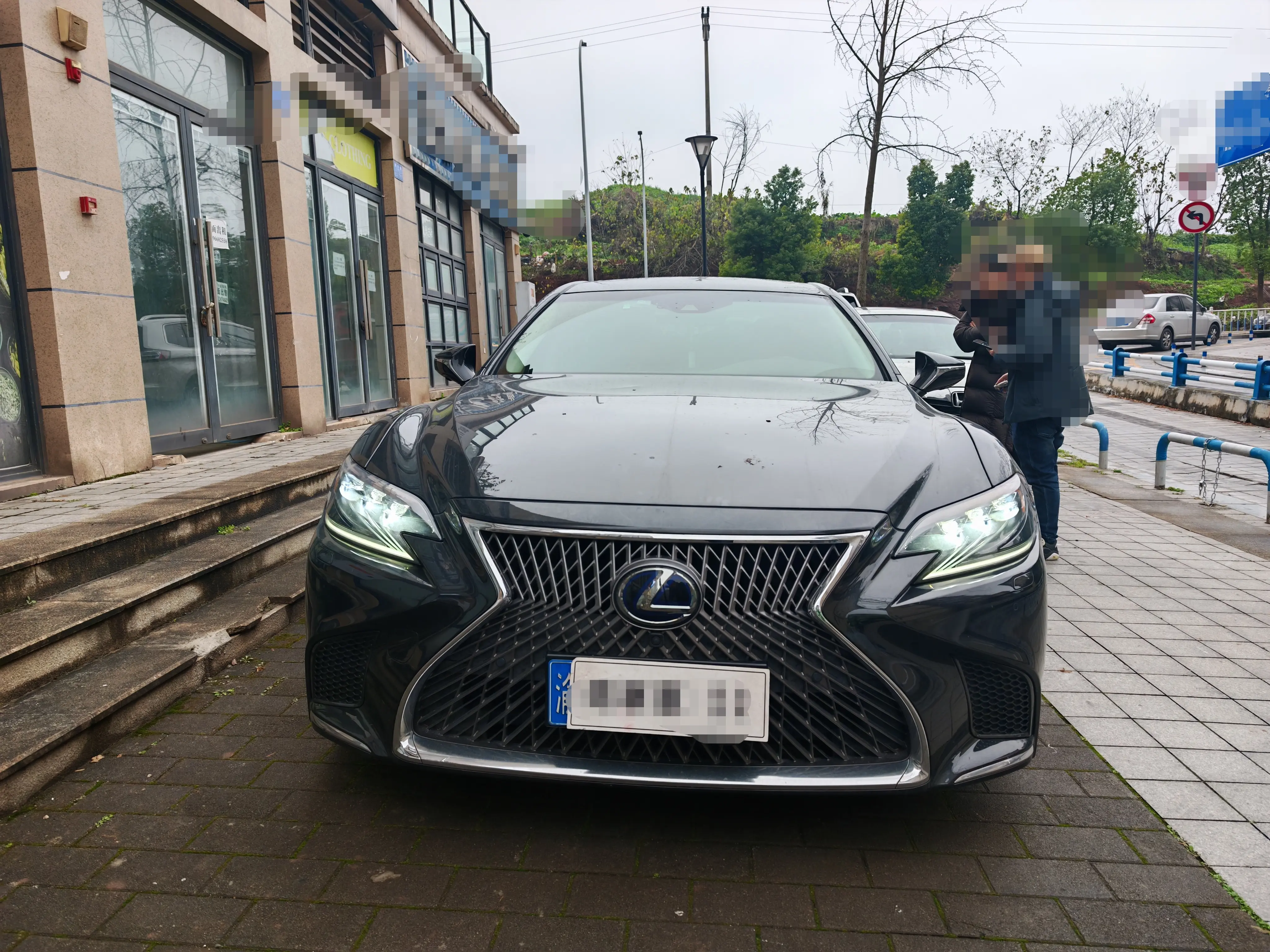 Lexus LS  из Китая