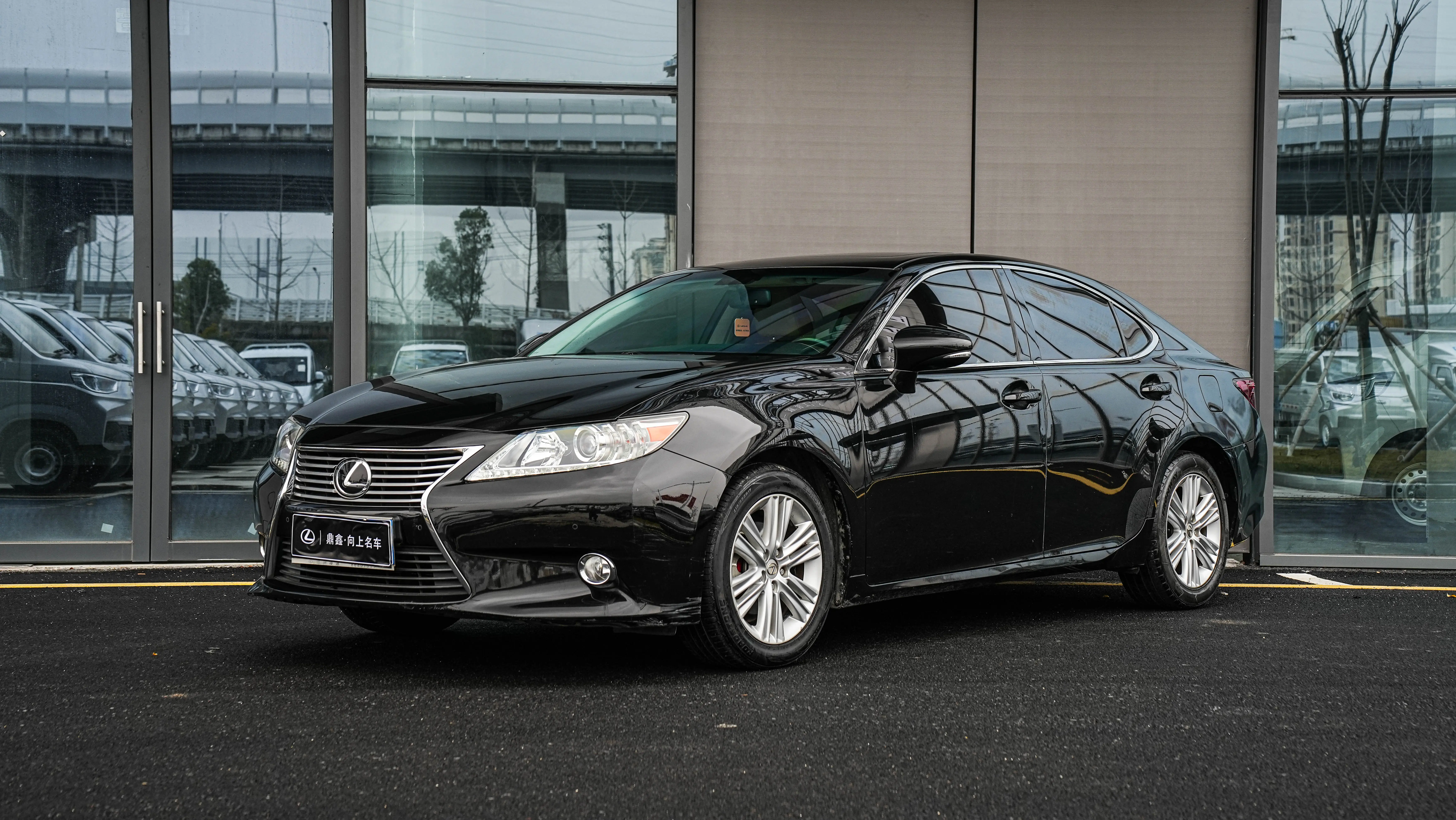 Lexus ES  из Китая