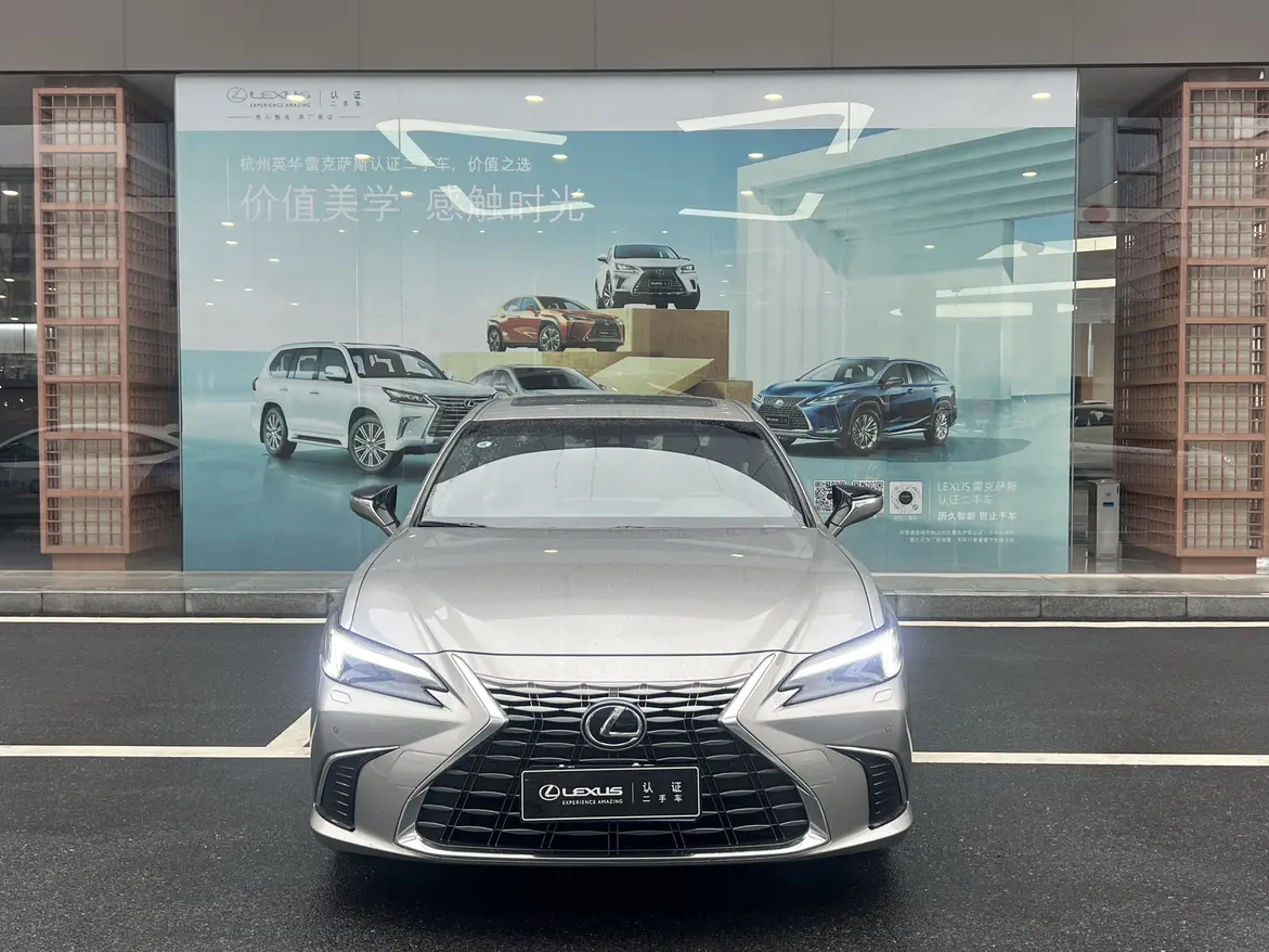 Lexus ES  из Китая