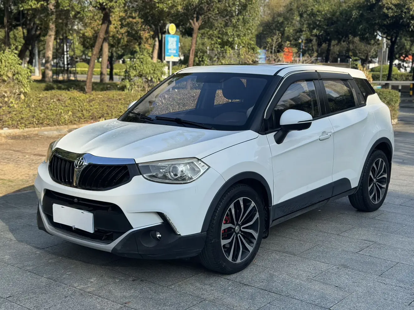 Brilliance China V3  из Китая