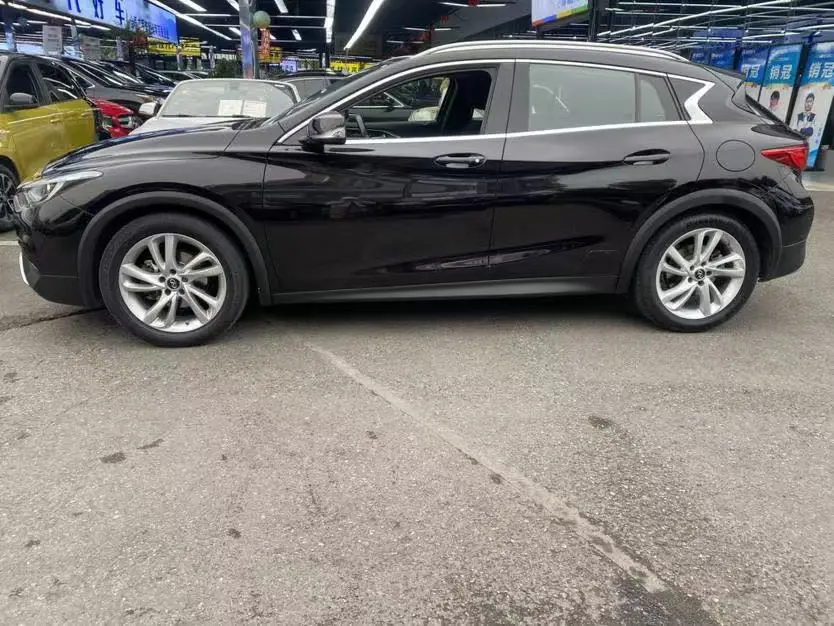 Infiniti QX30  из Китая