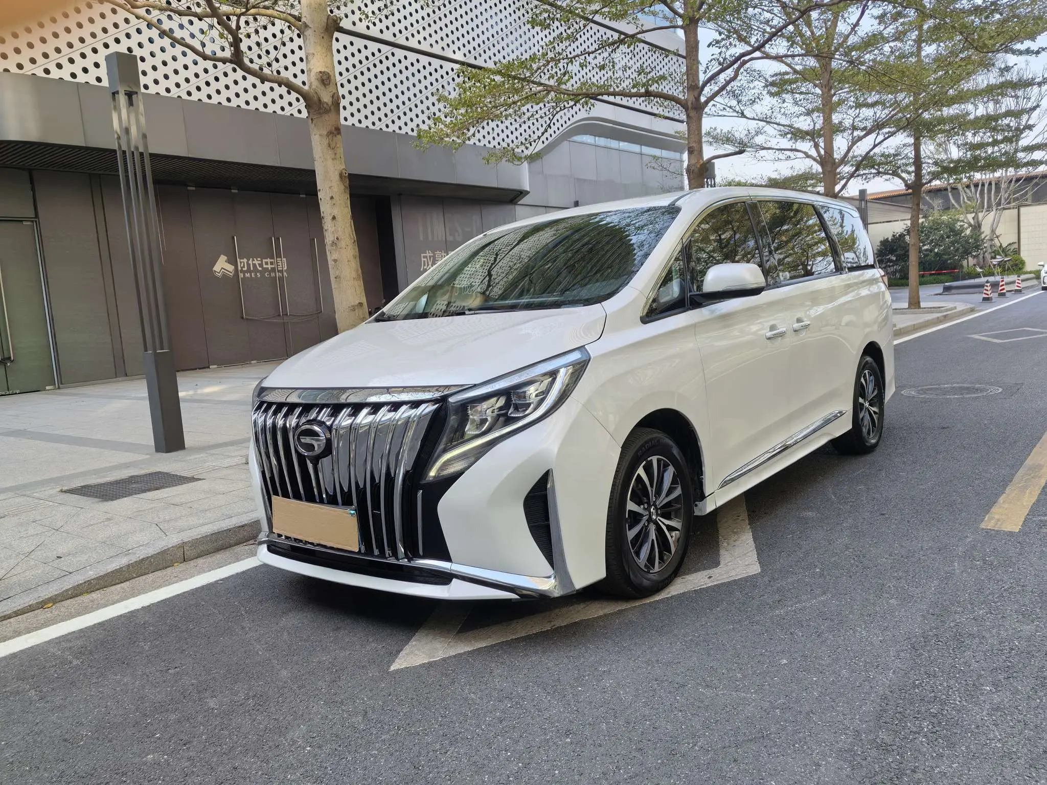 GAC Trumpchi M8  из Китая