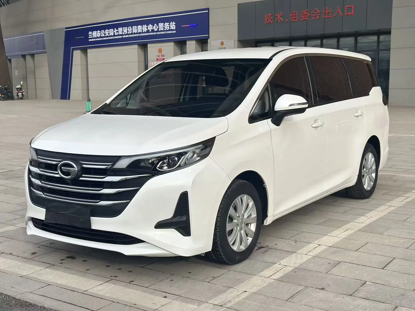 GAC Trumpchi M6  из Китая