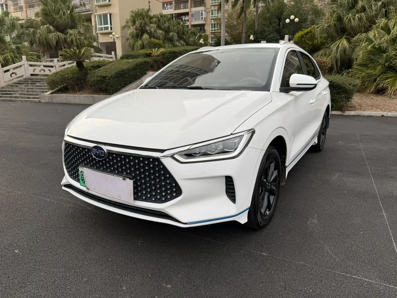 BYD e2  из Китая