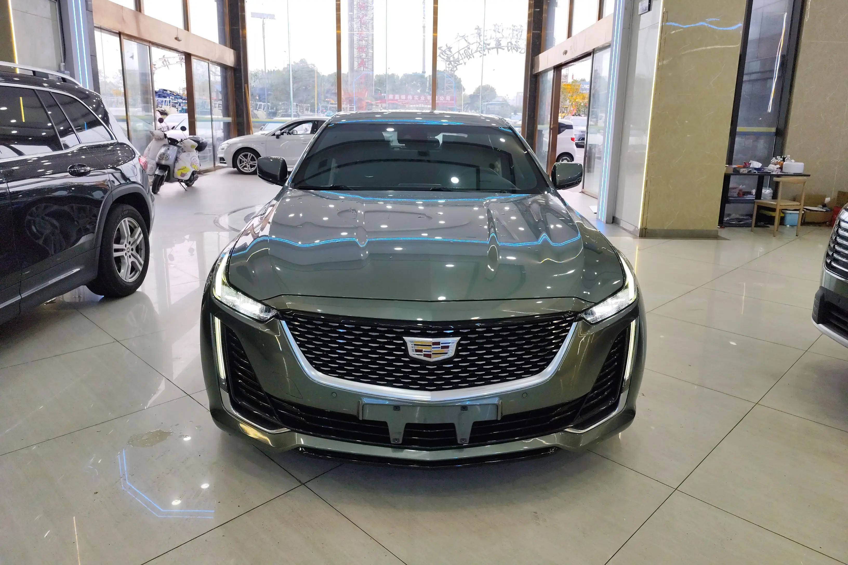 Cadillac CT5  из Китая