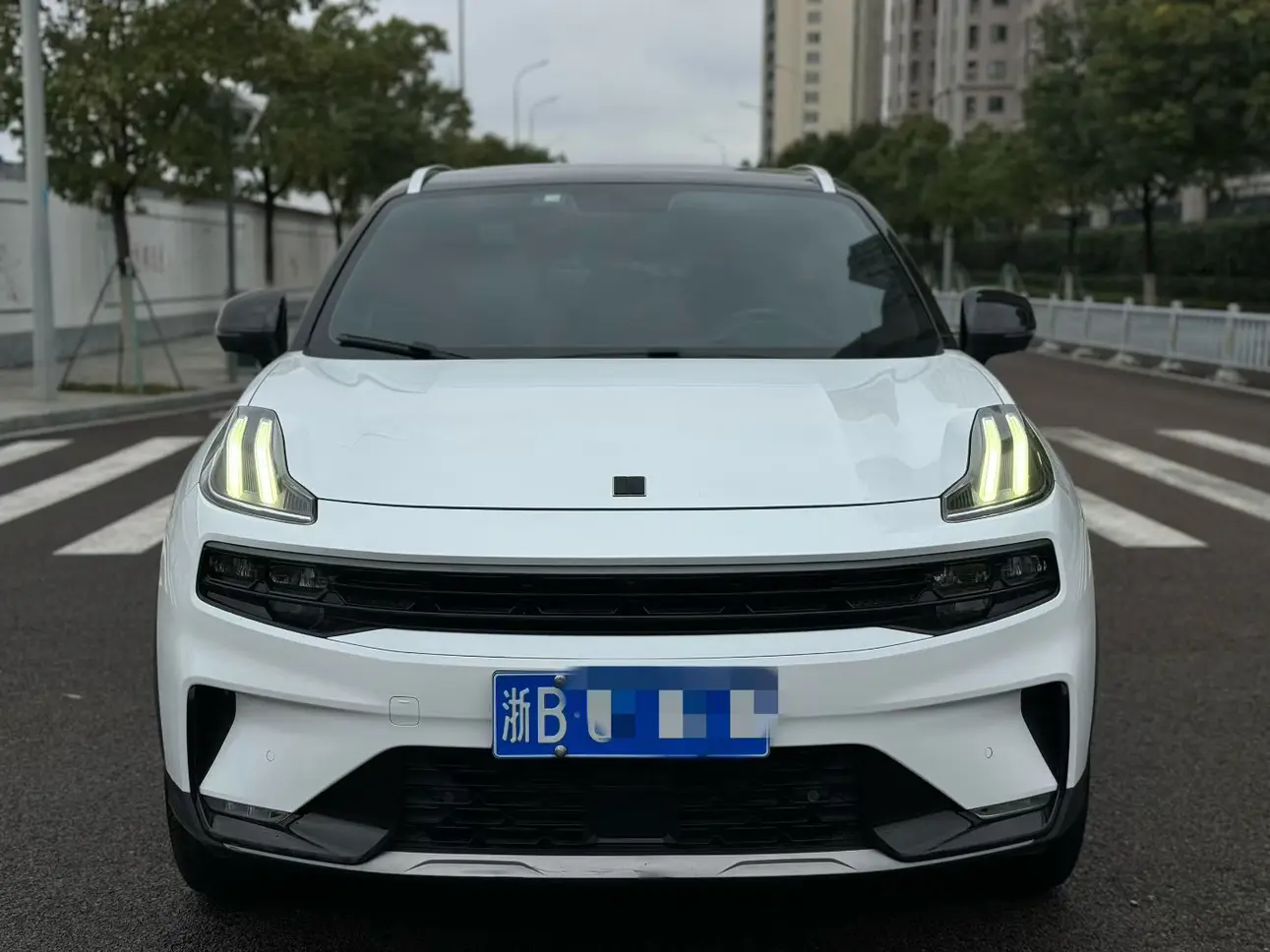 Lynk & Co 06  из Китая