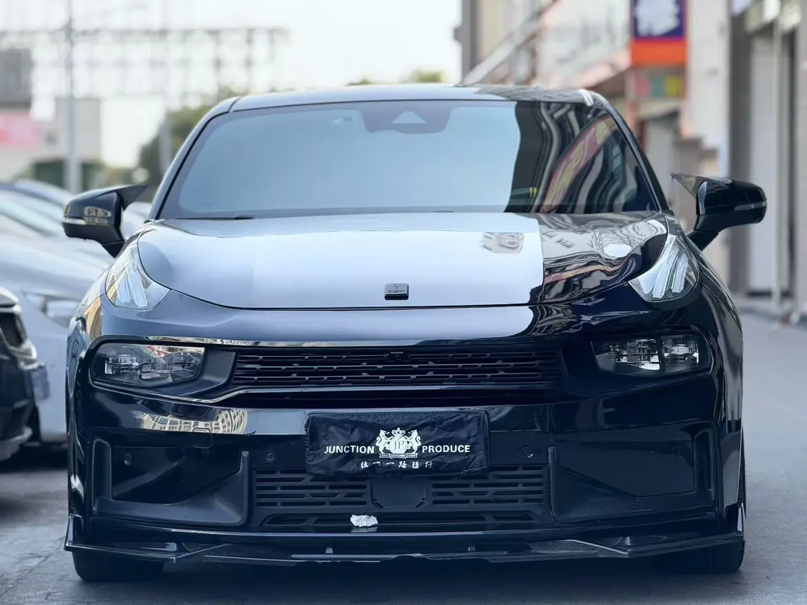 Lynk & Co 03  из Китая