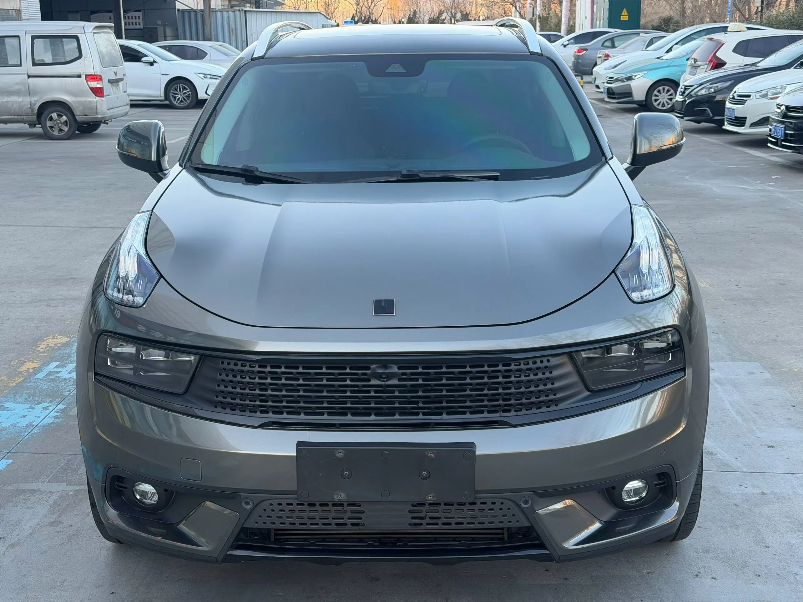 Lynk & Co 01  из Китая