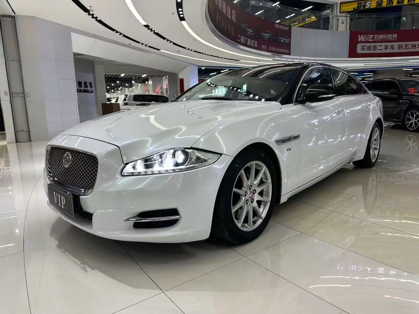 Jaguar XJ  из Китая