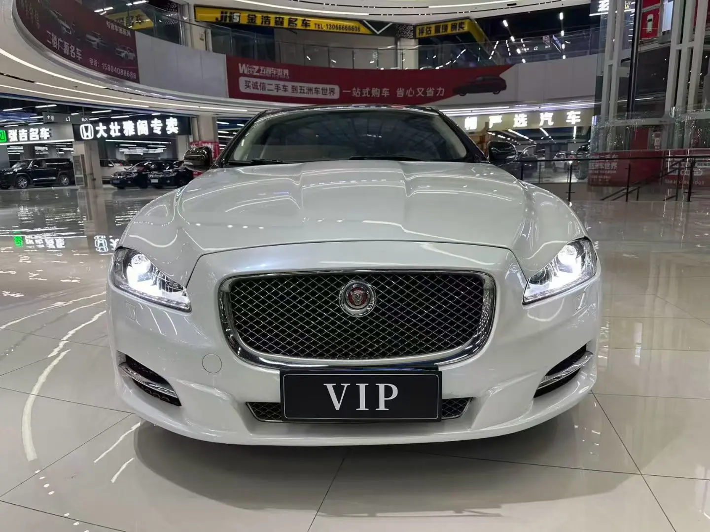 Jaguar XJ  из Китая