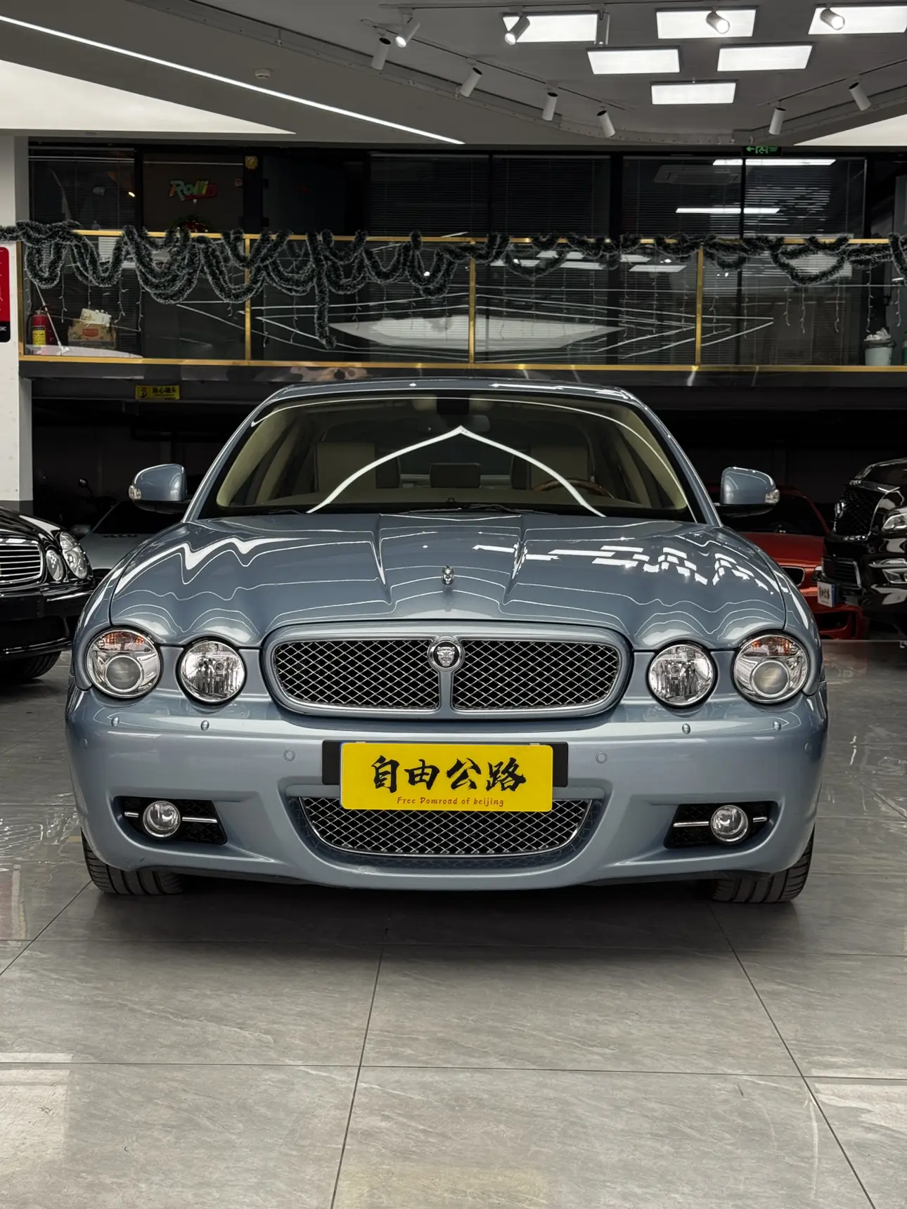 Jaguar XJ  из Китая