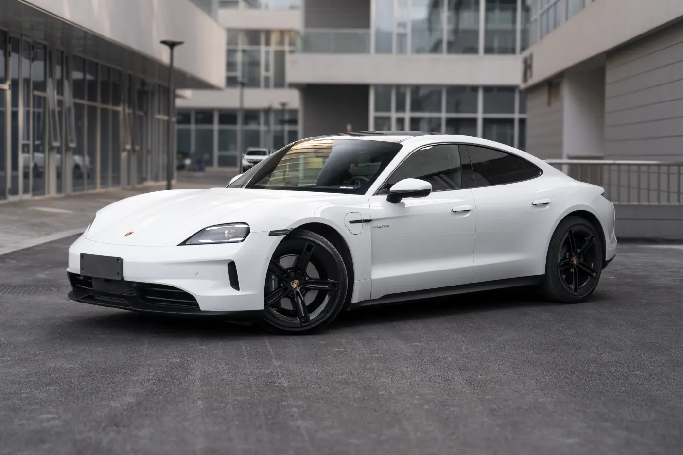 Porsche Taycan  из Китая