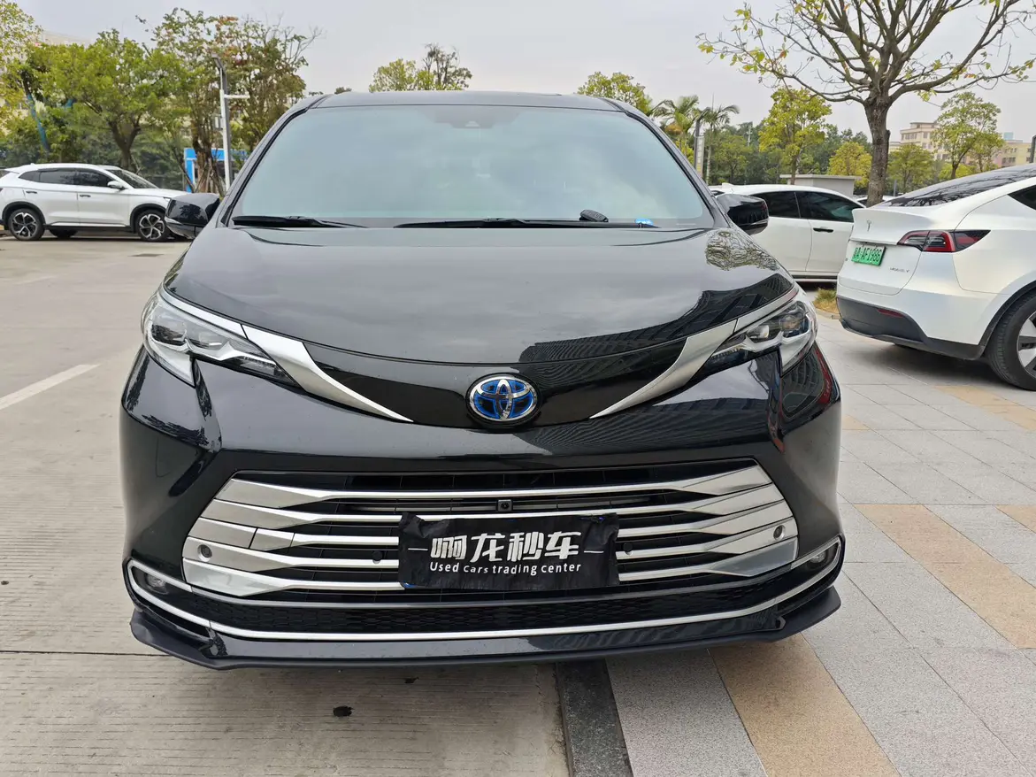 Toyota Sienna  из Китая