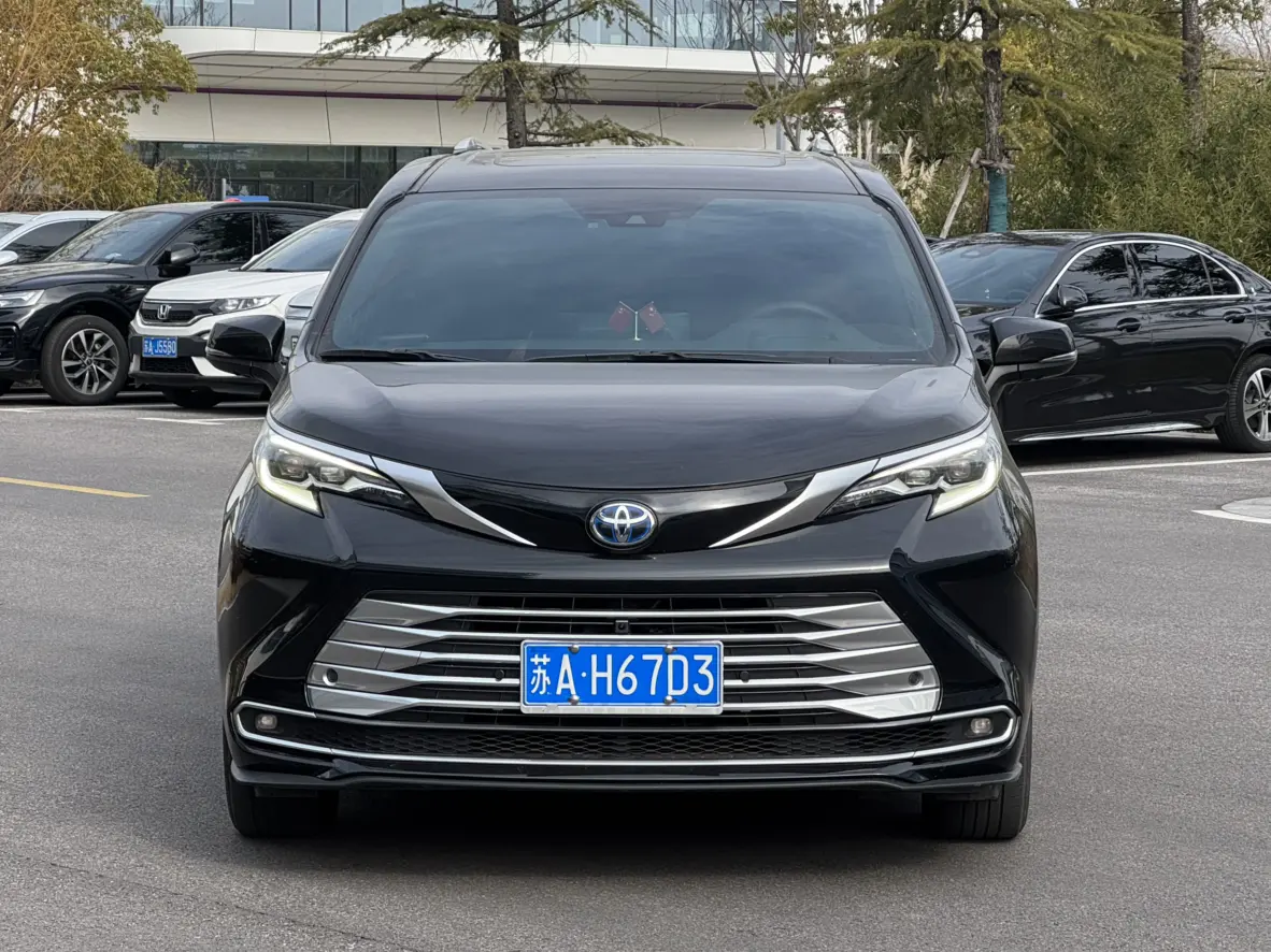 Toyota Sienna  из Китая