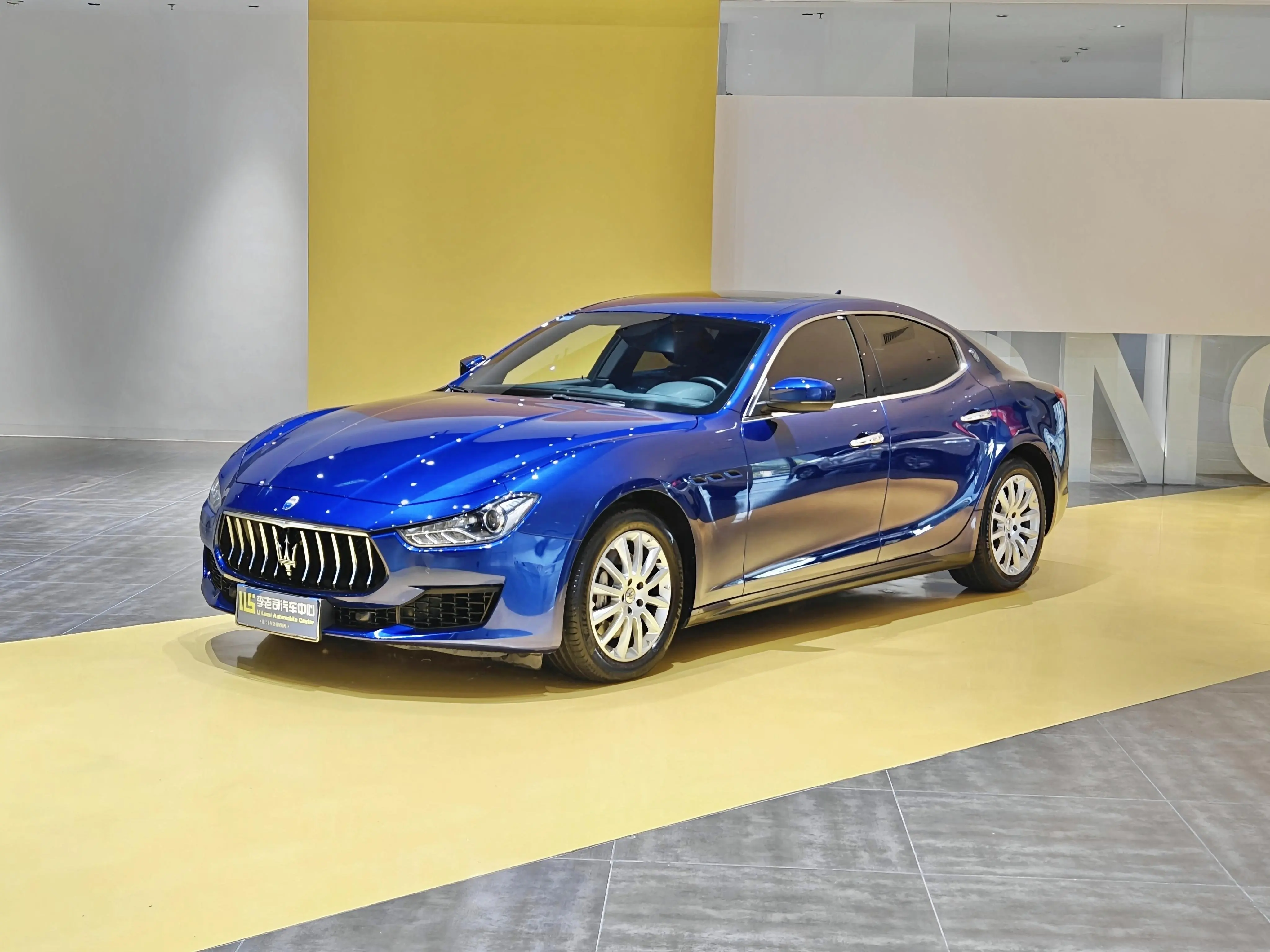 Maserati Ghibli  из Китая
