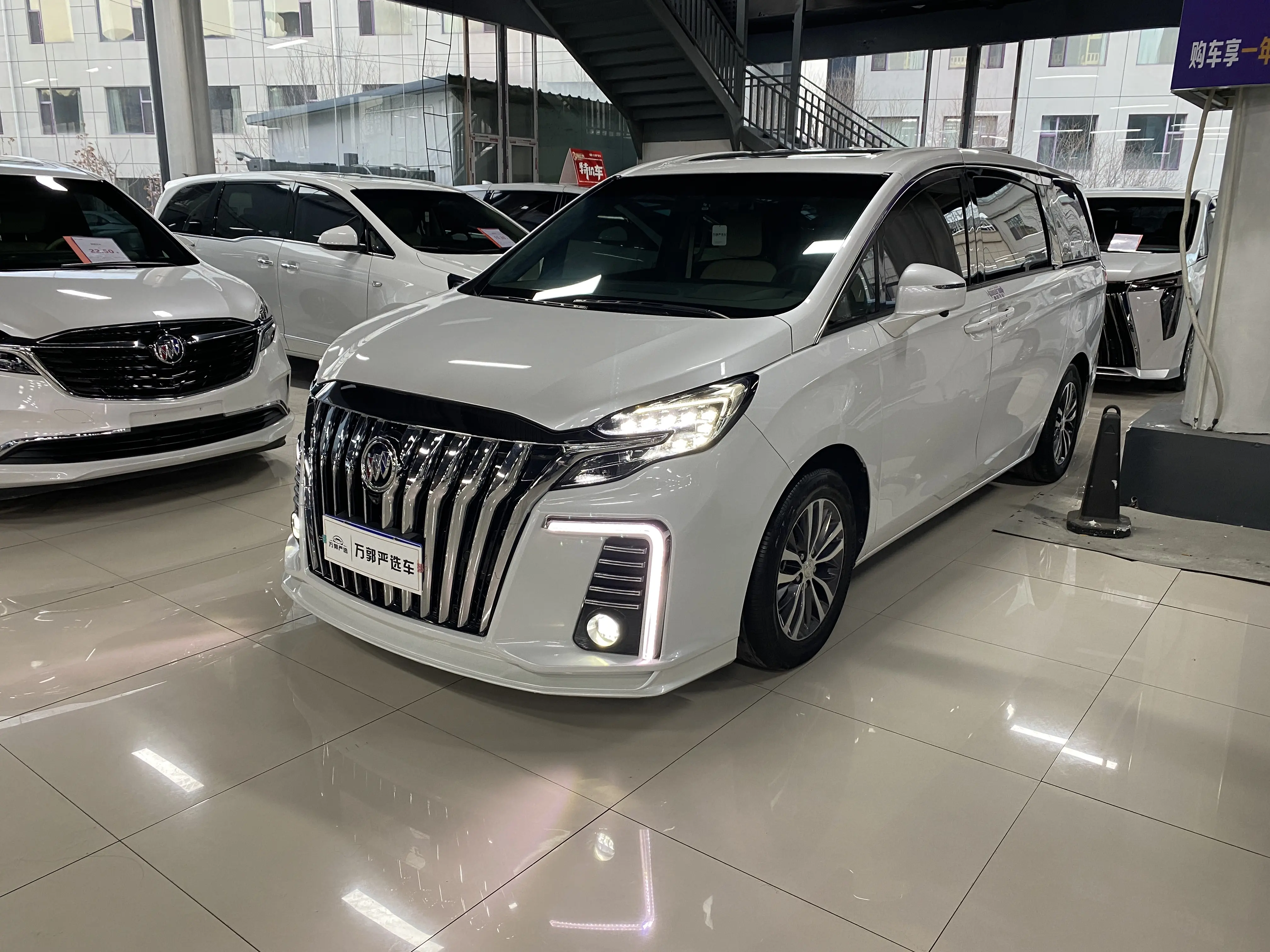 Buick GL8  из Китая