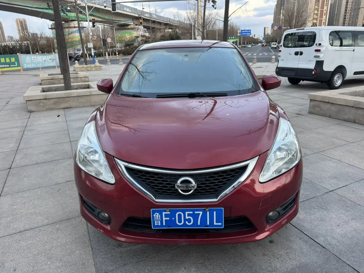 Nissan Tiida  из Китая