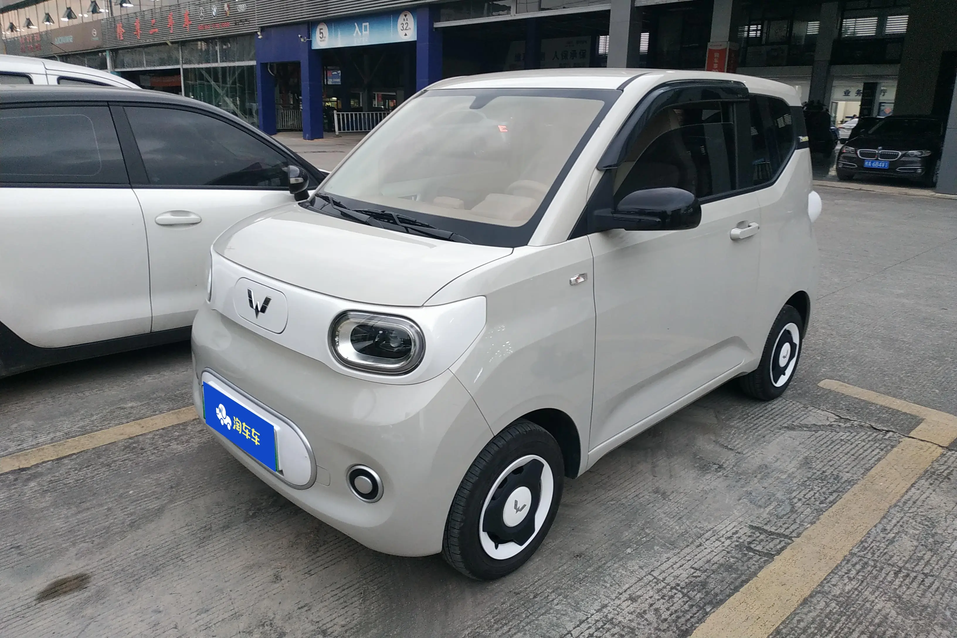 Wuling Hongguang MINIEV  из Китая