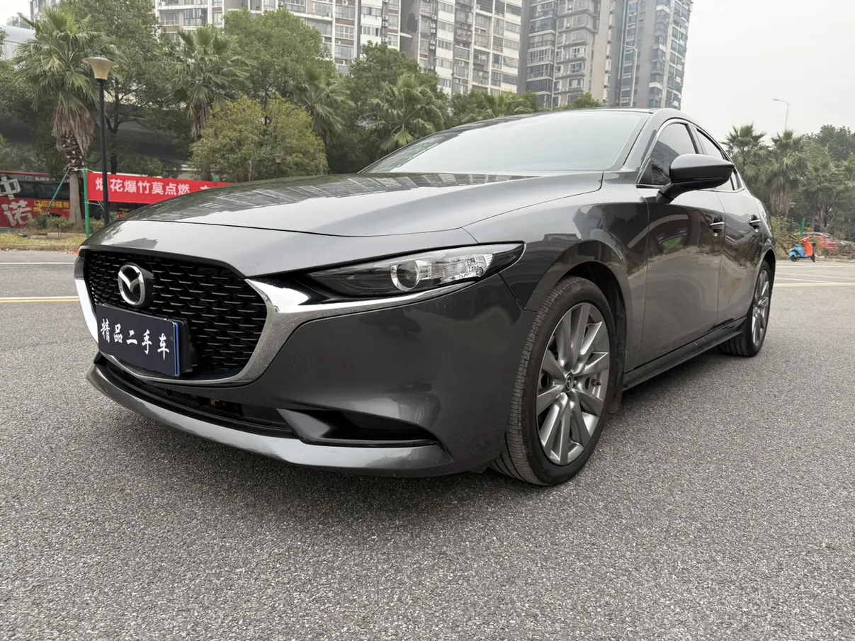 Mazda Axela (Mazda3)  из Китая