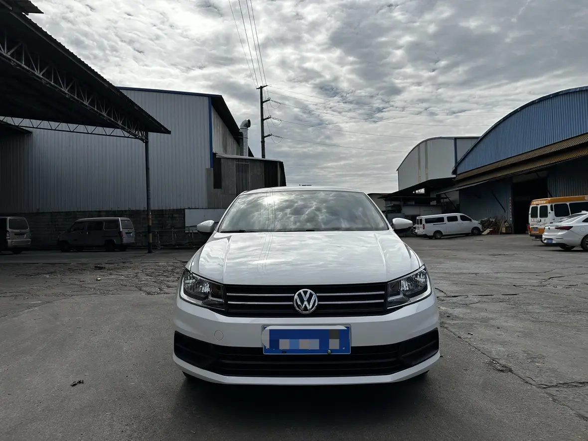 Volkswagen Santana  из Китая