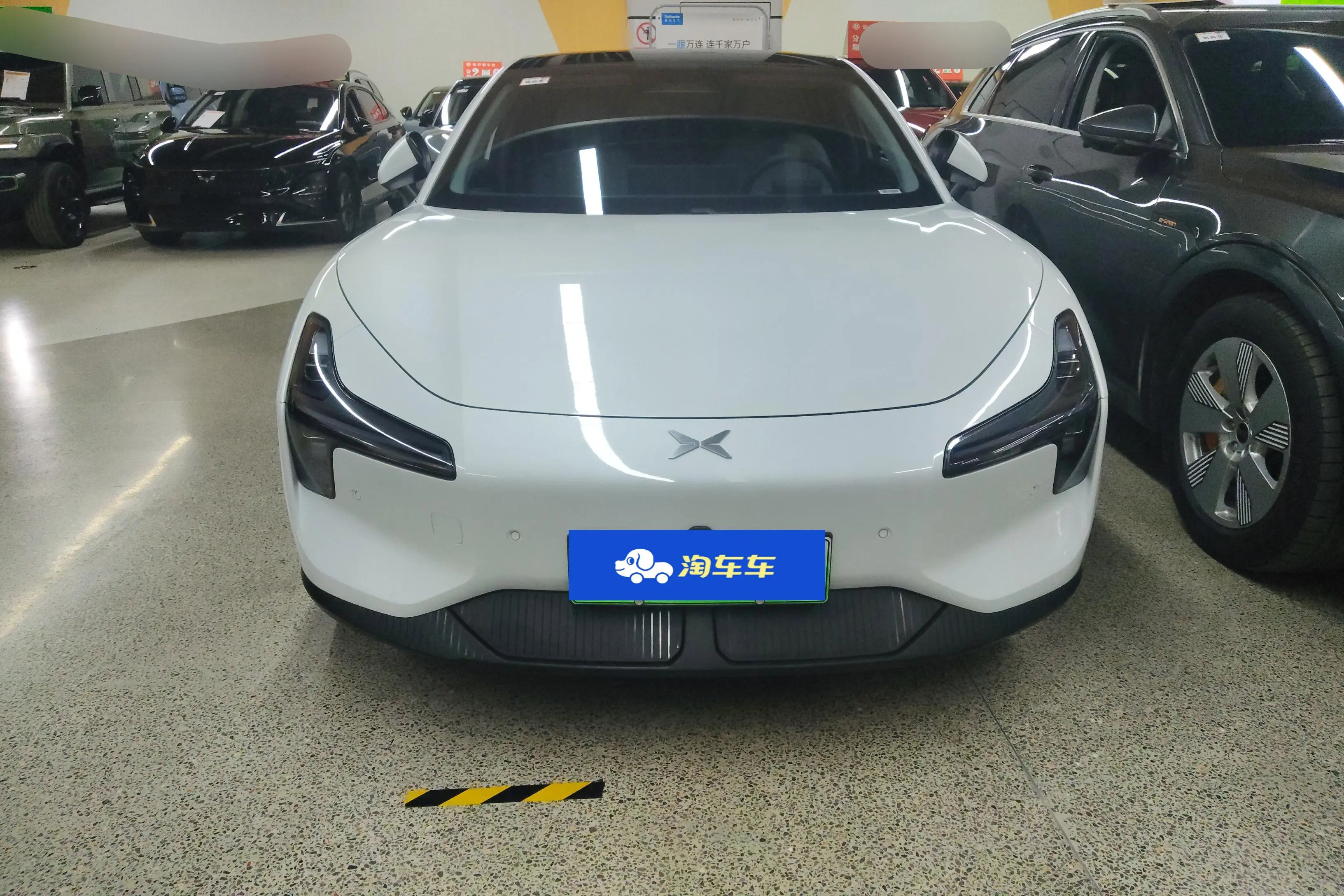 Xpeng Xiaopeng MONA M03  из Китая