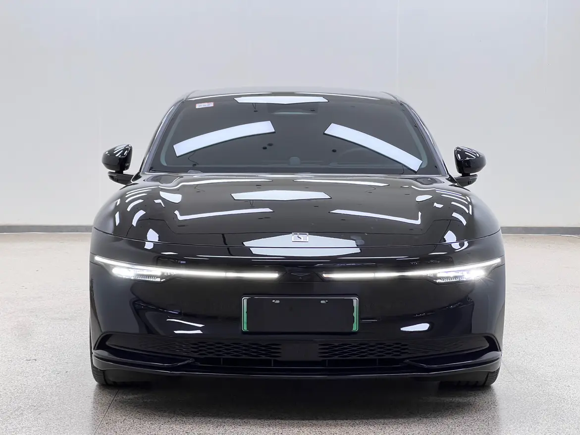 ZEEKR 007  из Китая