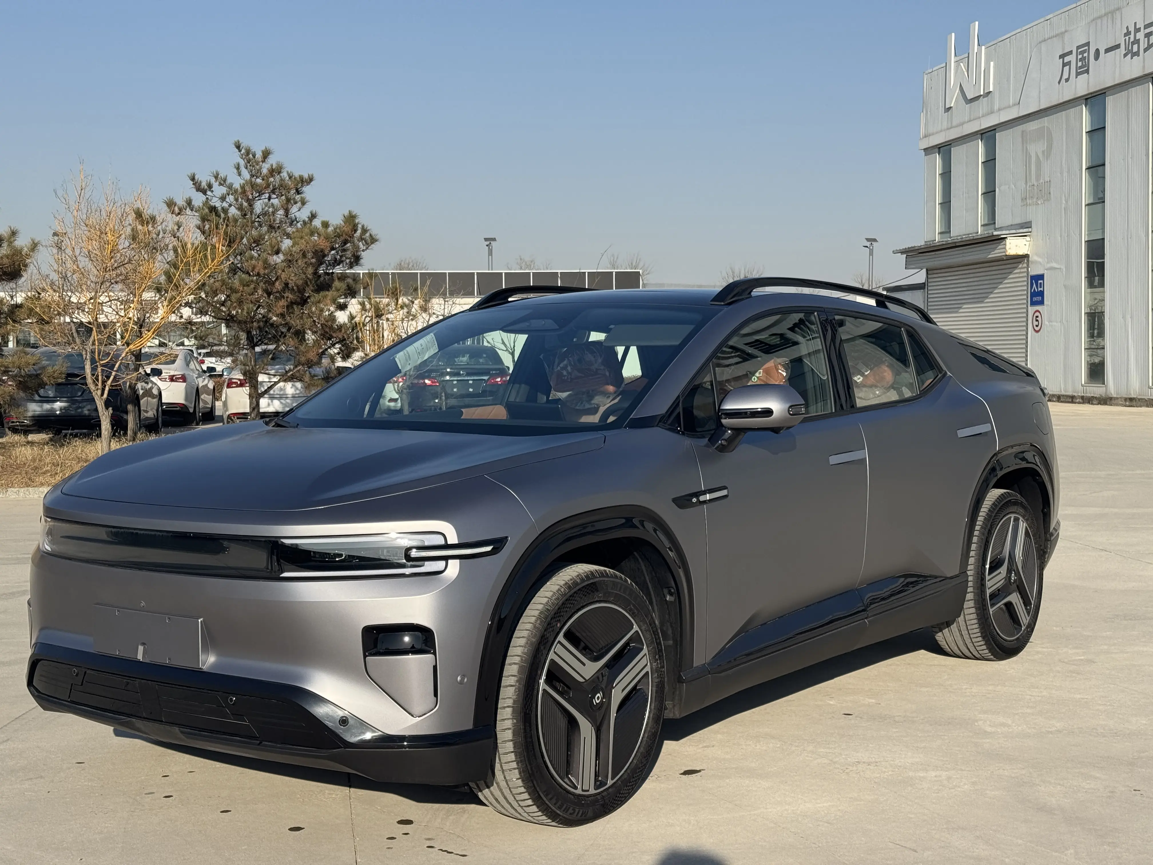 Changan Qiyuan E07  из Китая